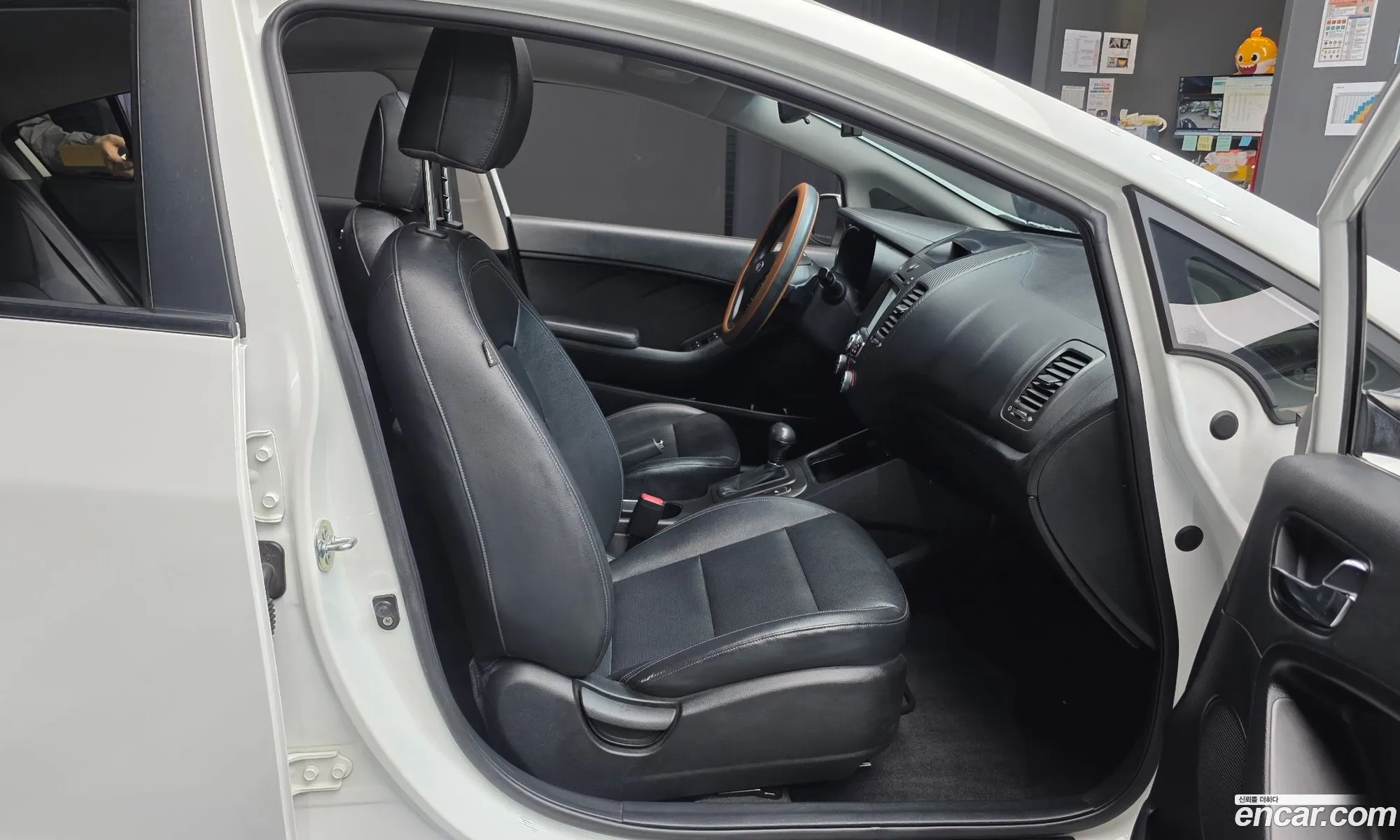 Kia K3 2012 — 9