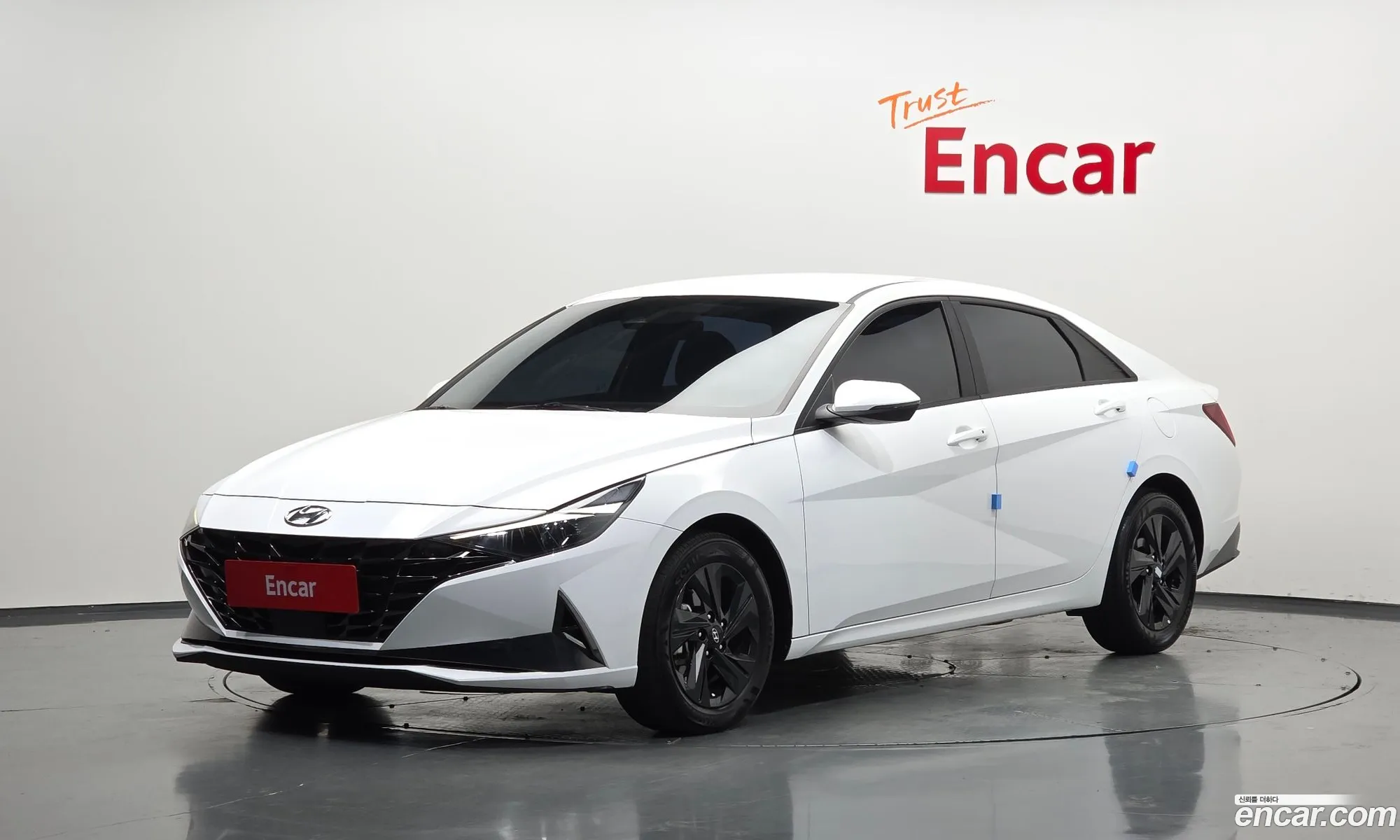 Hyundai Elantra Hybrid 2023 — 5