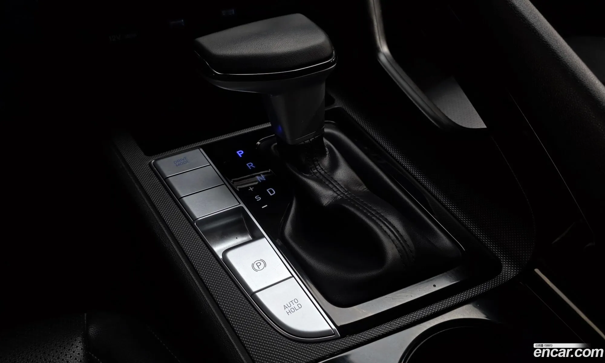 Hyundai Elantra Hybrid 2023 — 6