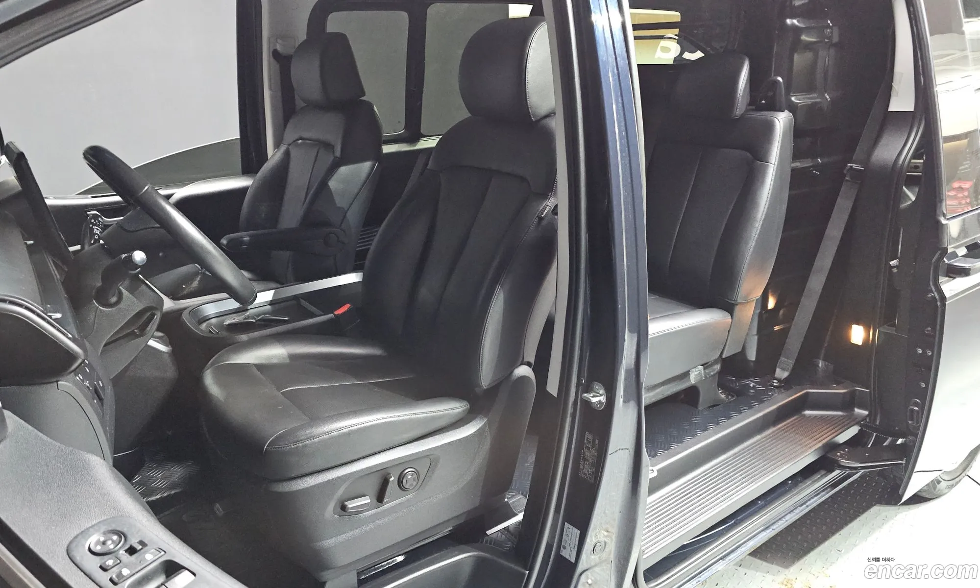 Hyundai Staria 2023 — 7
