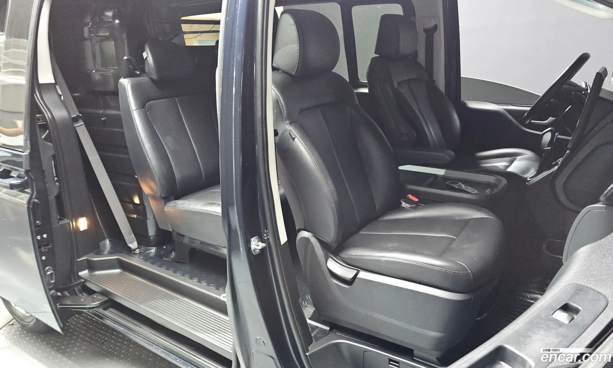 Hyundai Staria 2023 — 5