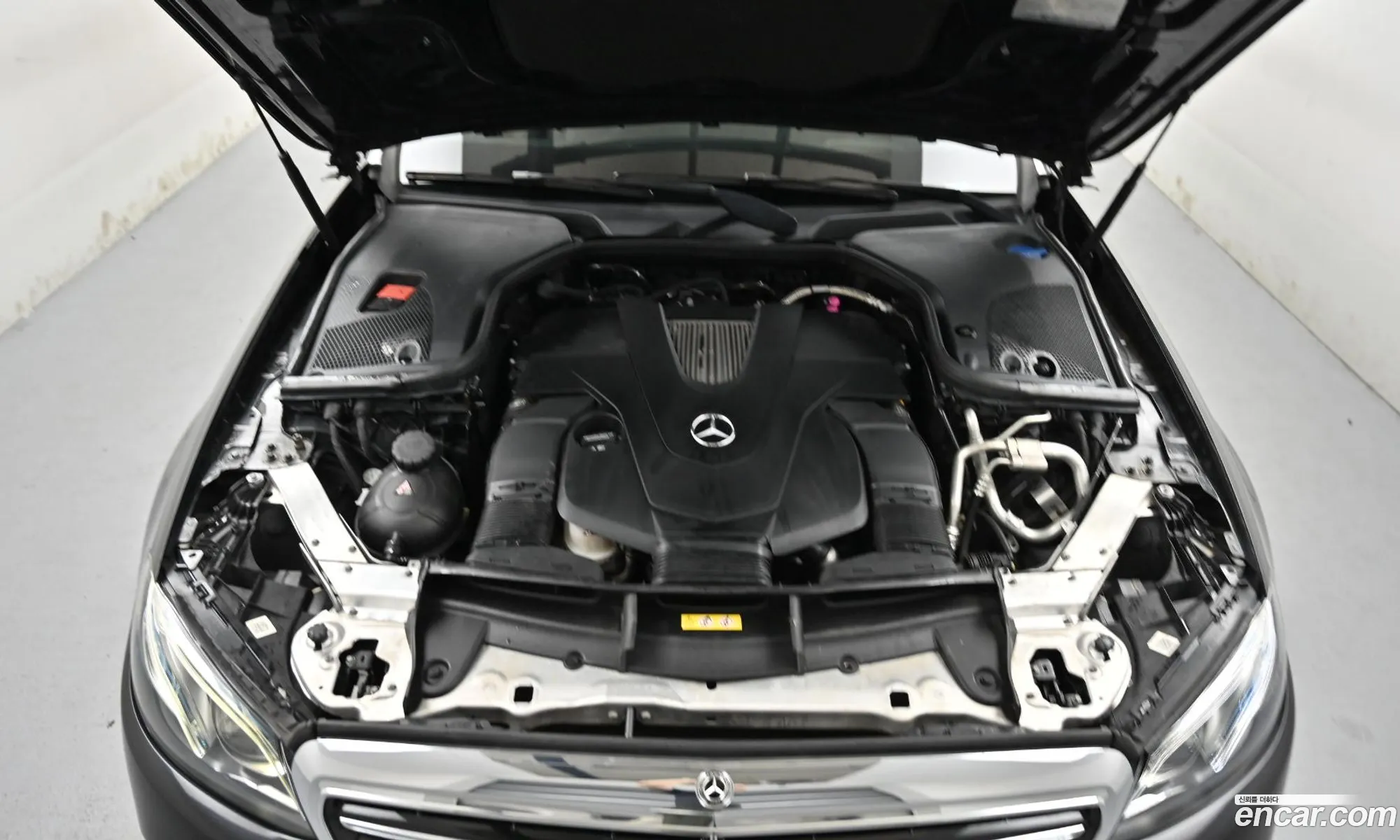 Mercedes-Benz E-Class W213 2018 — 17