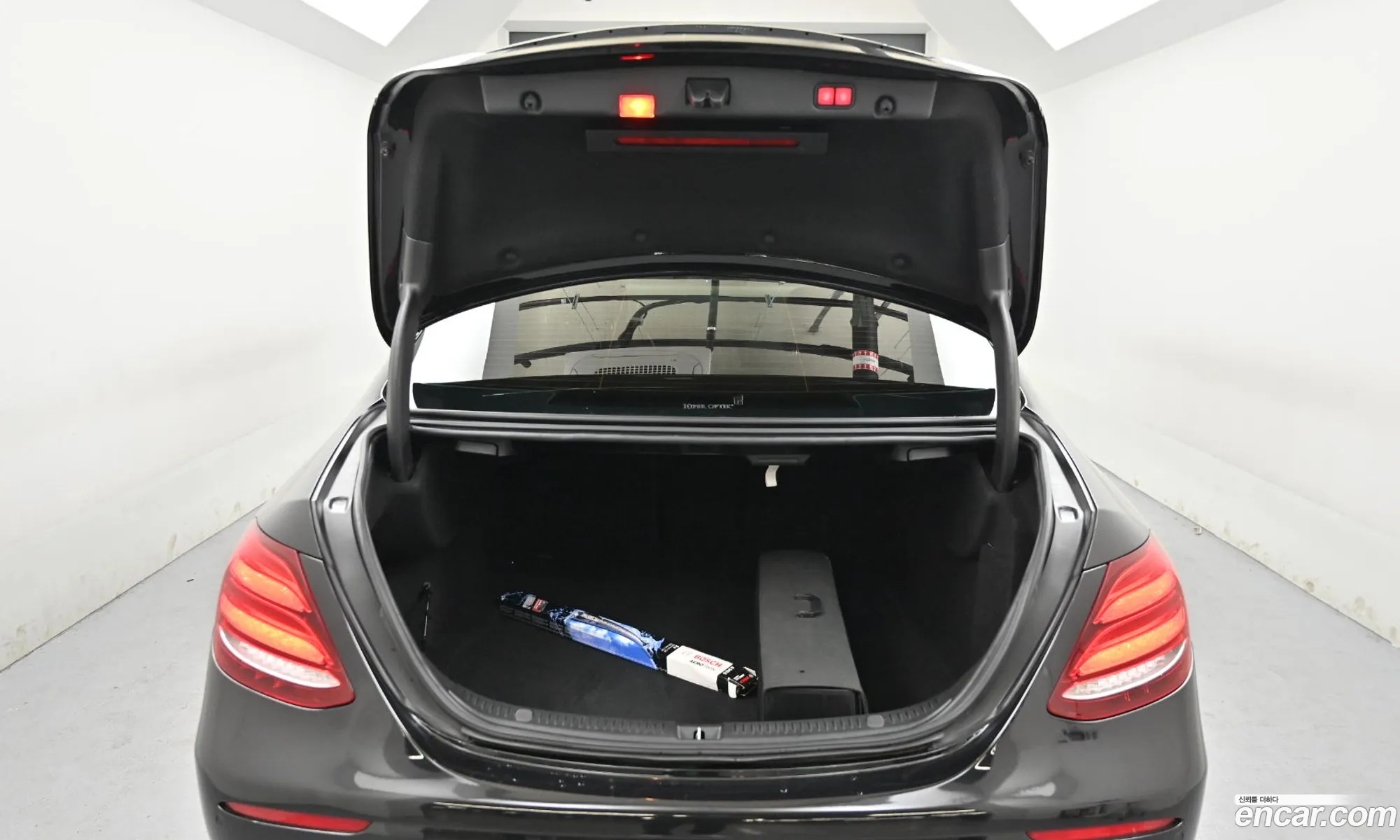 Mercedes-Benz E-Class W213 2018 — 13