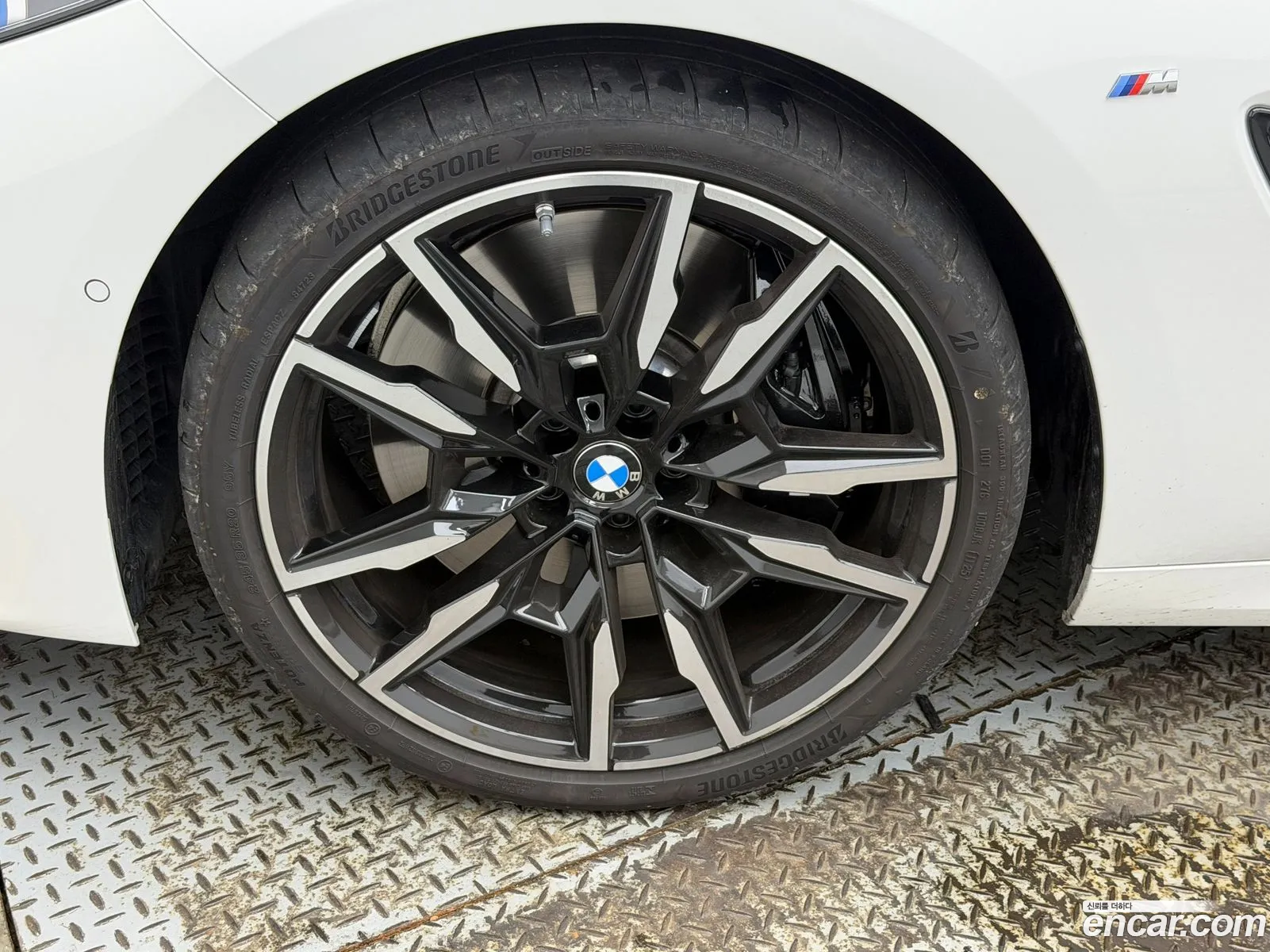 BMW 8 Series 2025 — 16