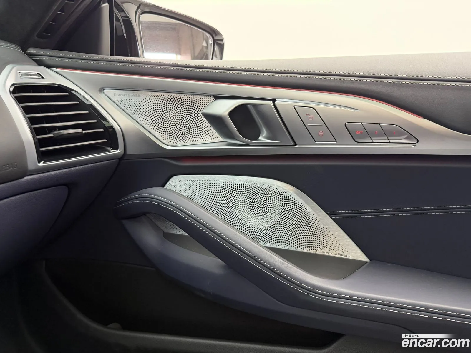 BMW 8 Series 2025 — 4
