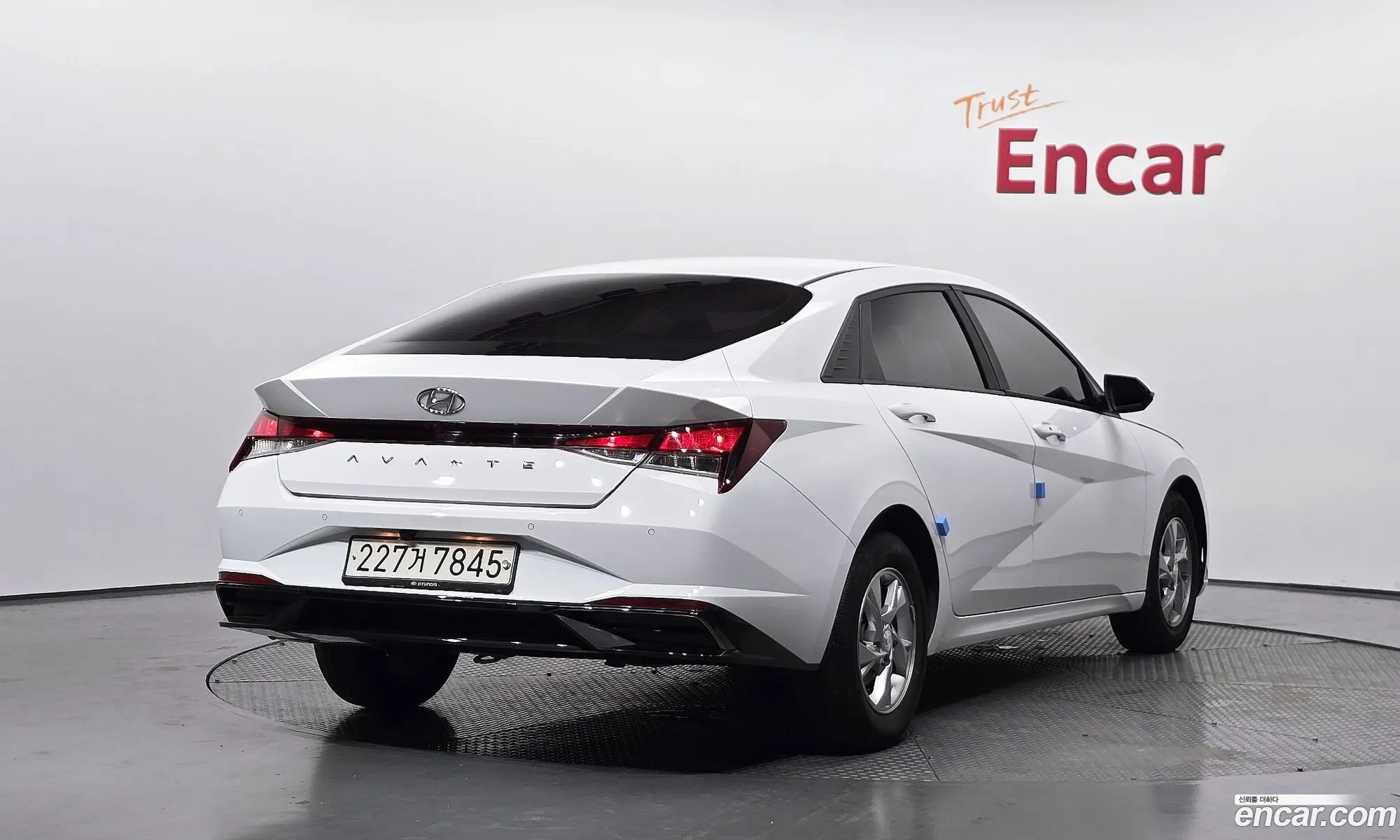 Hyundai Elantra 2020 — 21