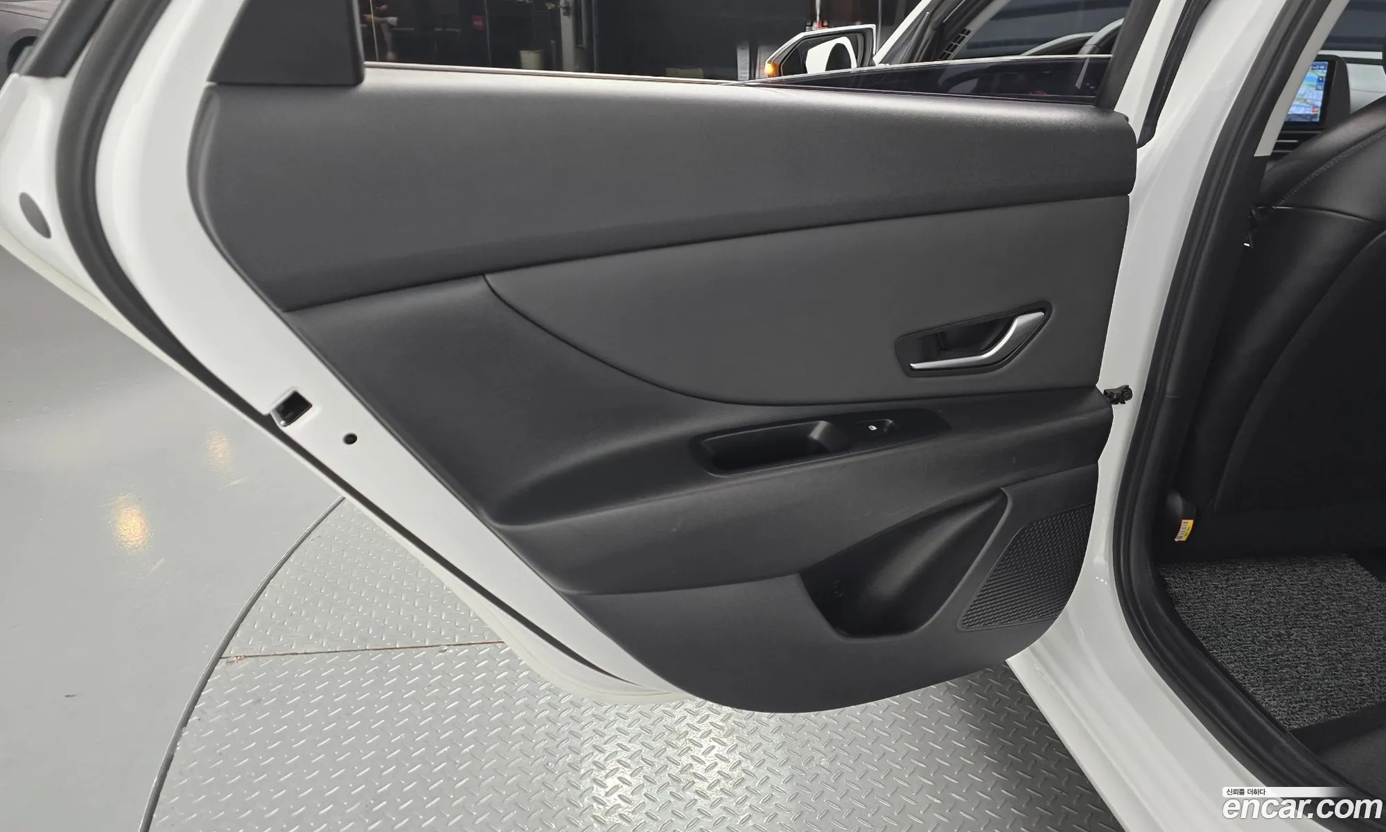 Hyundai Elantra 2020 — 25