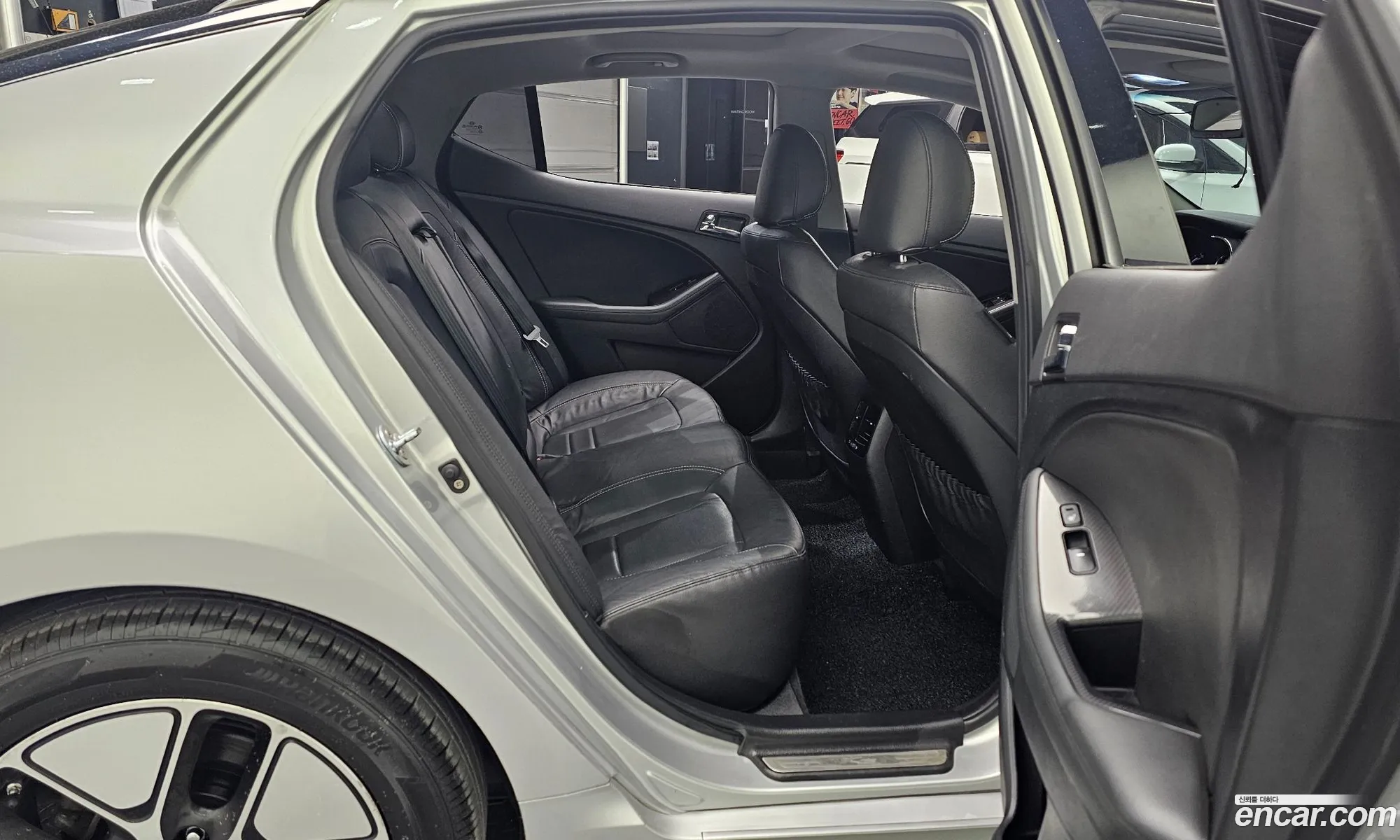 Kia K5 Hybrid 2012 — 20