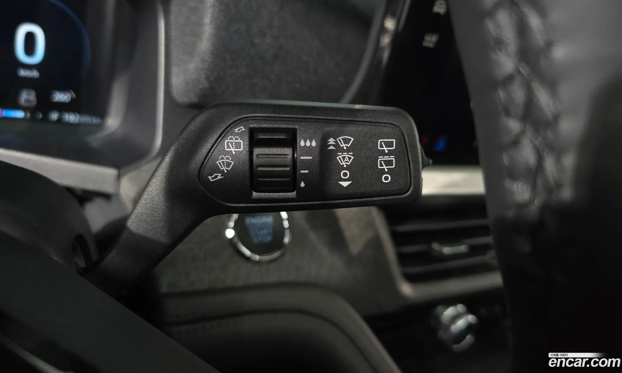 Ford Explorer 6th Gen 2025 1FMUK8HH6SGB82183 — 17