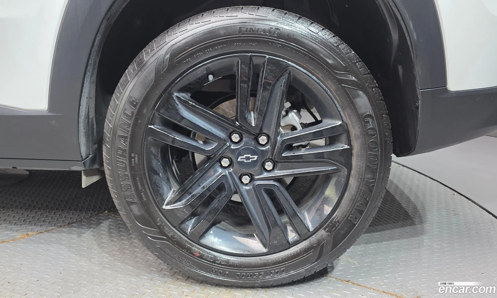 Chevrolet (GM Daewoo) Trax Crossover 2023 — 21