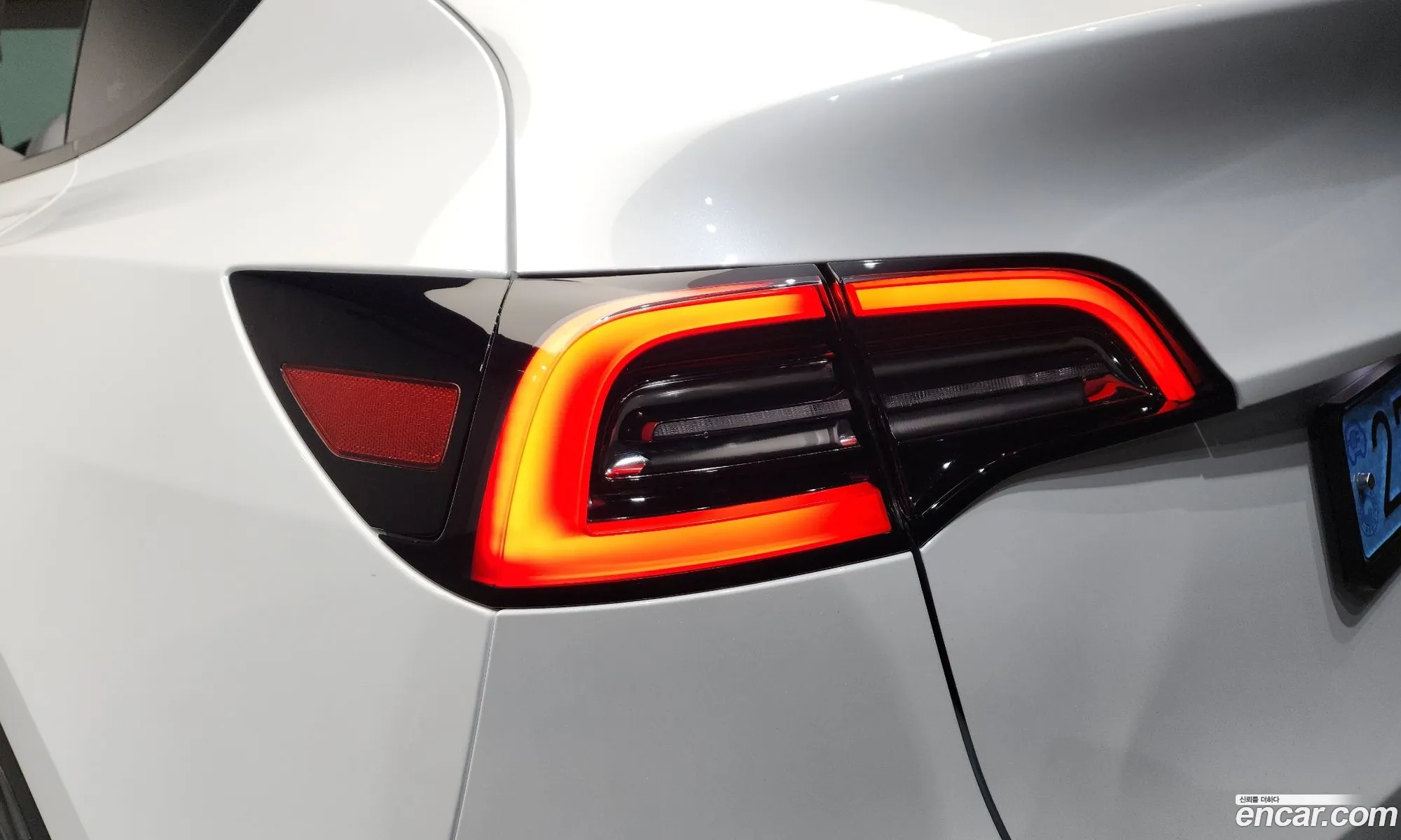 Tesla Model Y 2025 — 8