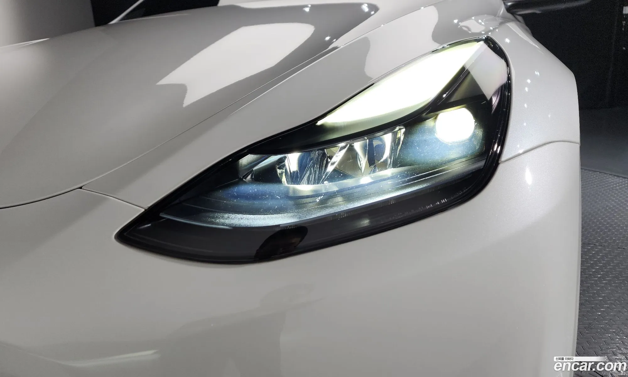 Tesla Model Y 2025 — 4