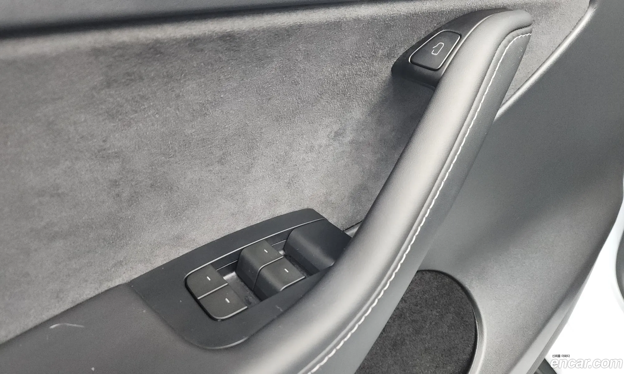 Tesla Model Y 2025 — 26