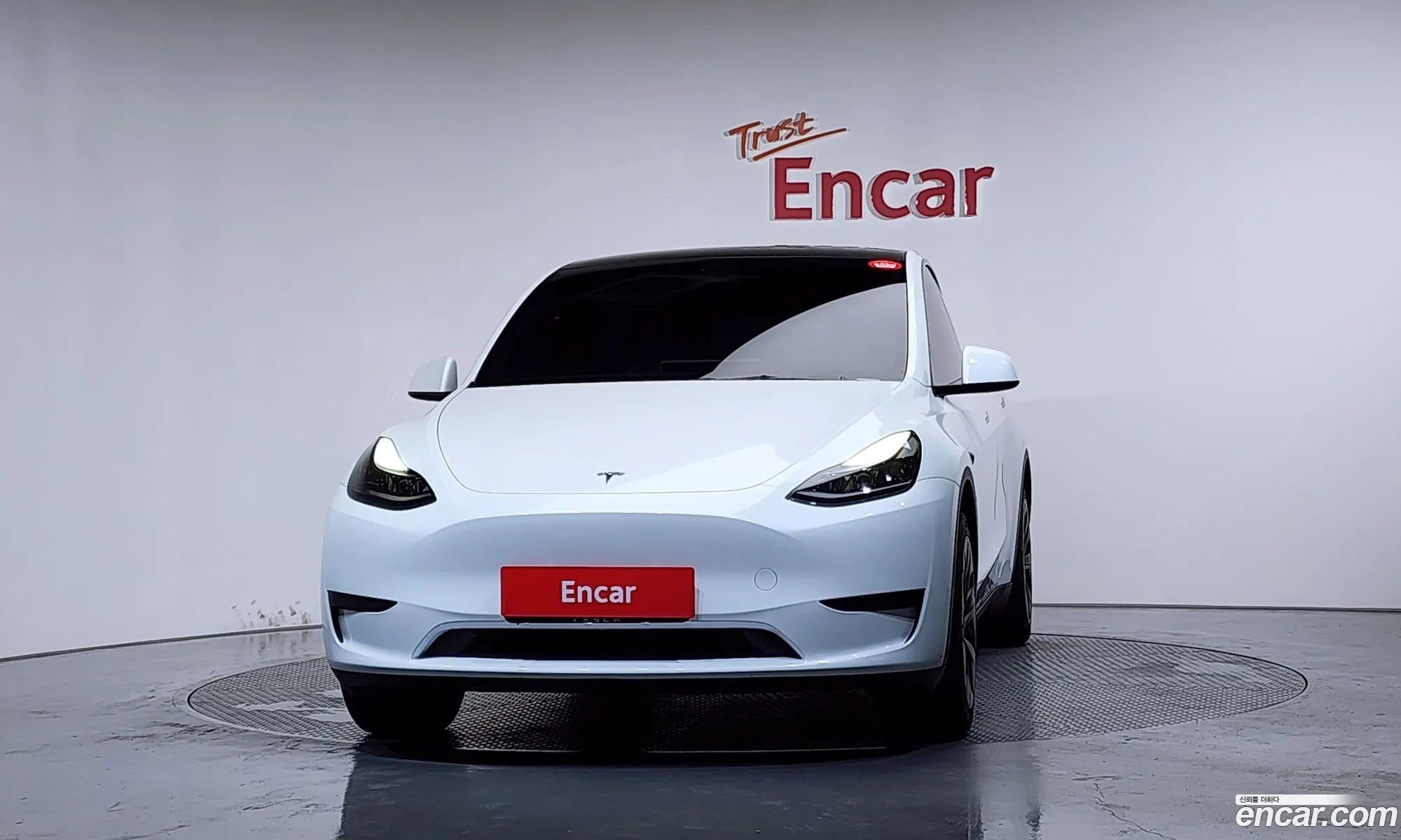 Tesla Model Y 2025 — 12