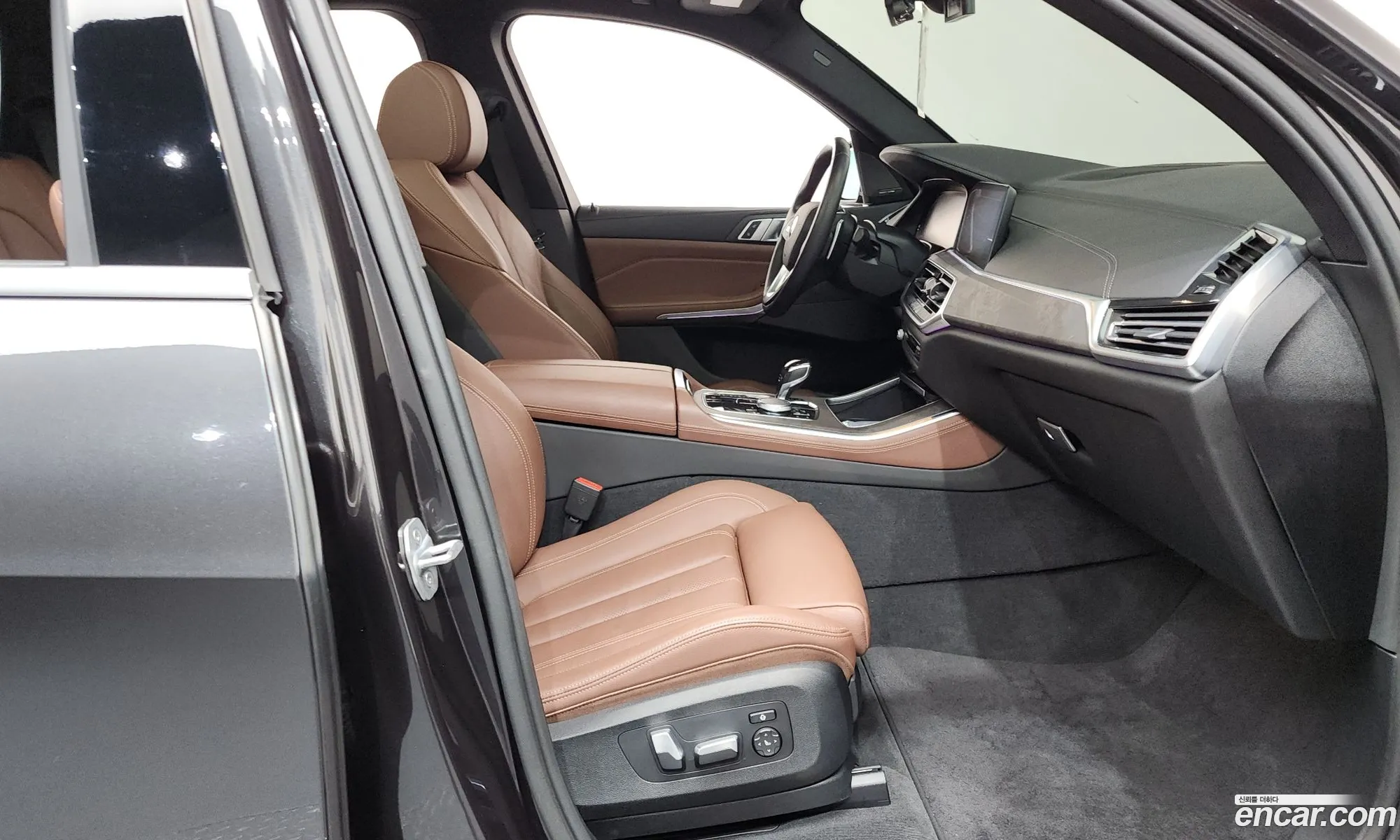 BMW X5 2019 5UXCR6C51KLL27682 — 4
