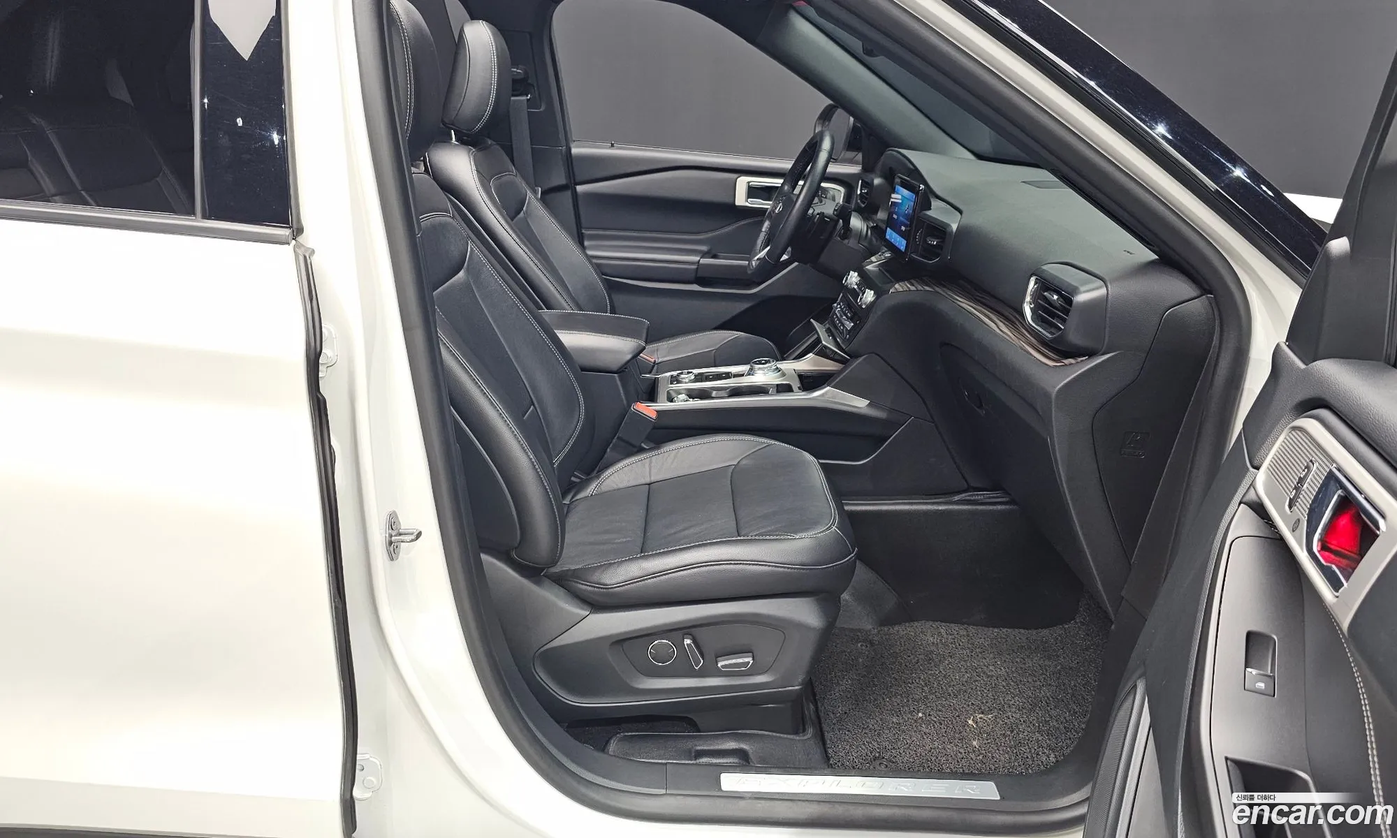 Ford Explorer 6th Gen 2020 1FMSK8FH6LGB88304 — 34