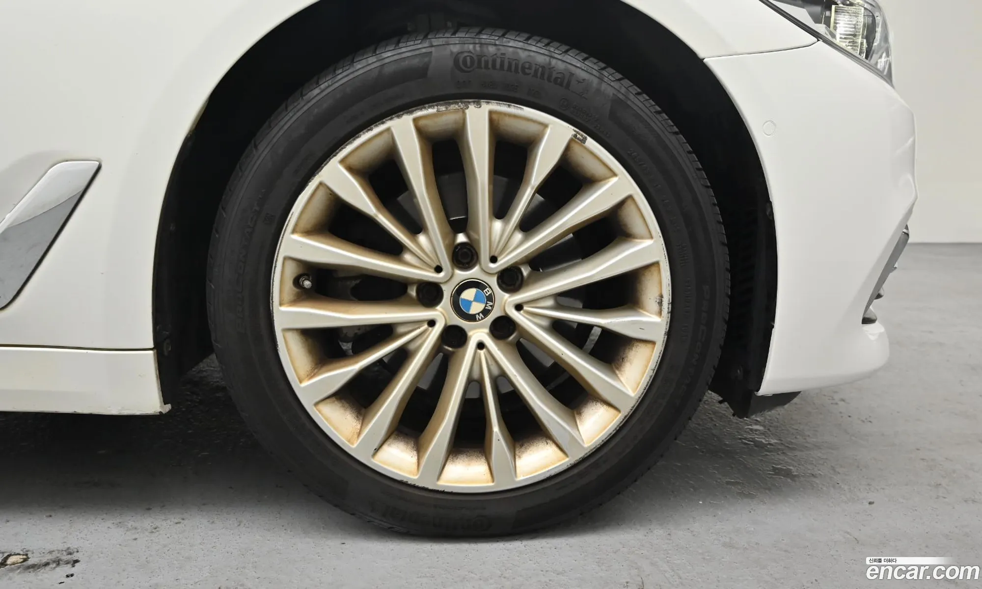 BMW 5 Series 2019 — 18