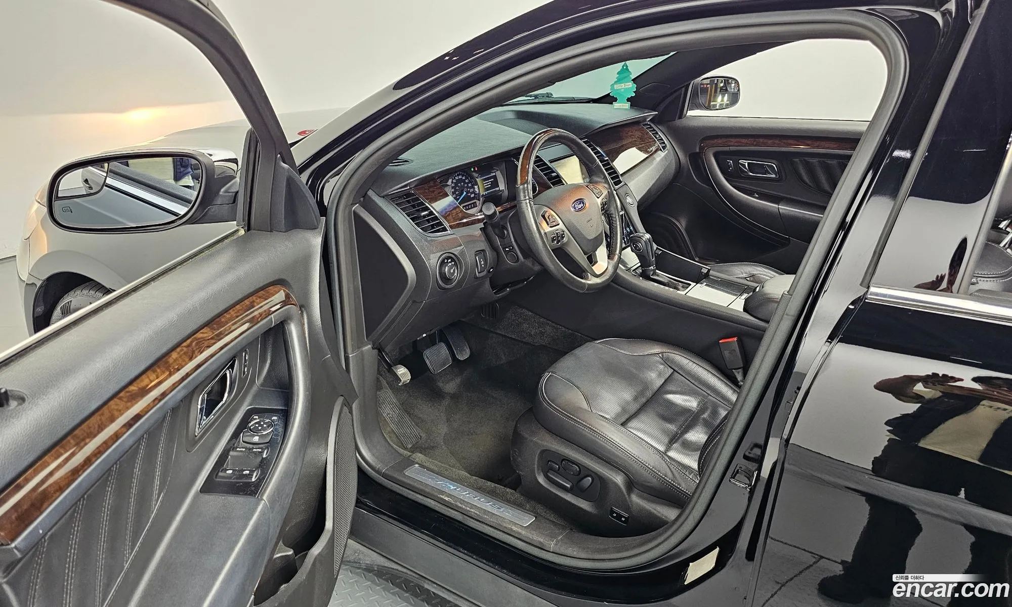 Ford Taurus 2016 1FAHP2F90GG137446 — 22