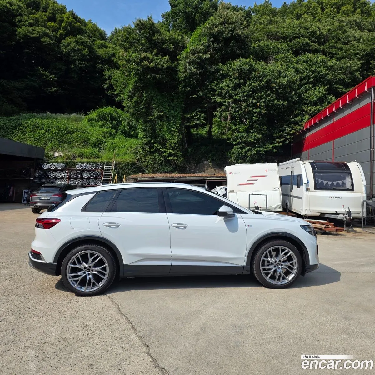 Audi Q4 e-tron 2025 — 5