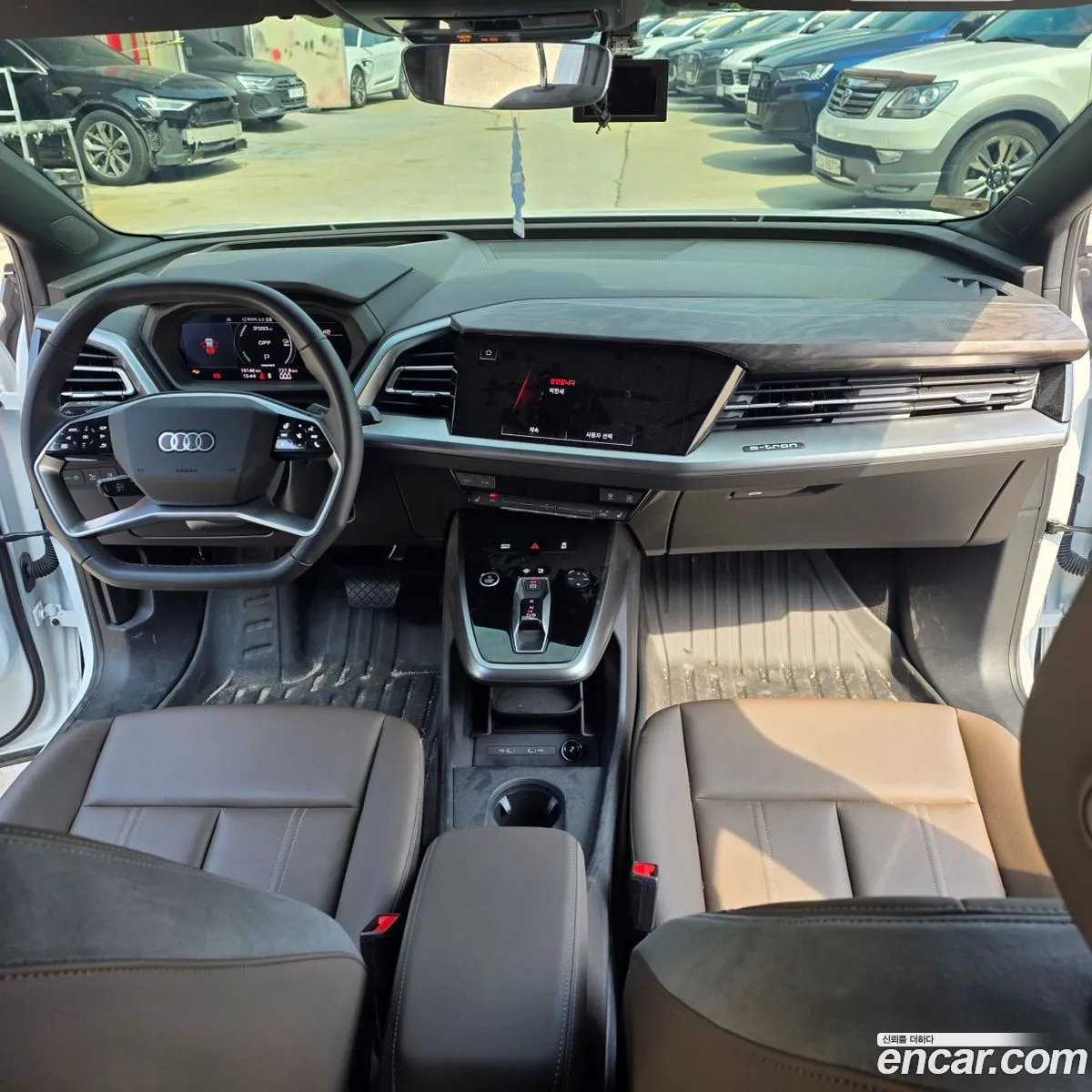 Audi Q4 e-tron 2025 — 9
