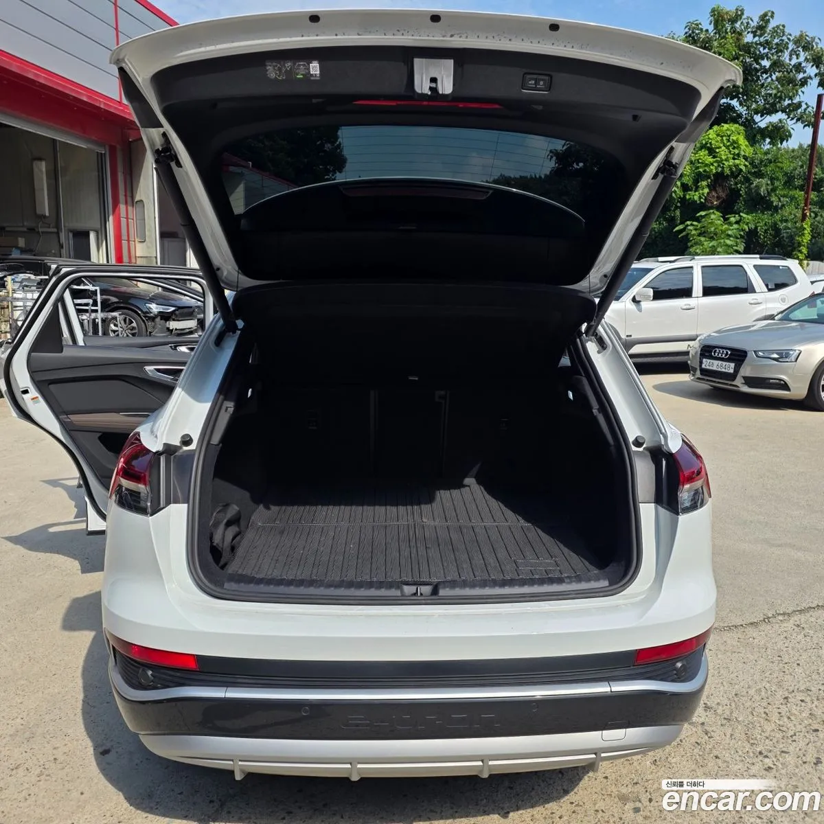 Audi Q4 e-tron 2025 — 14