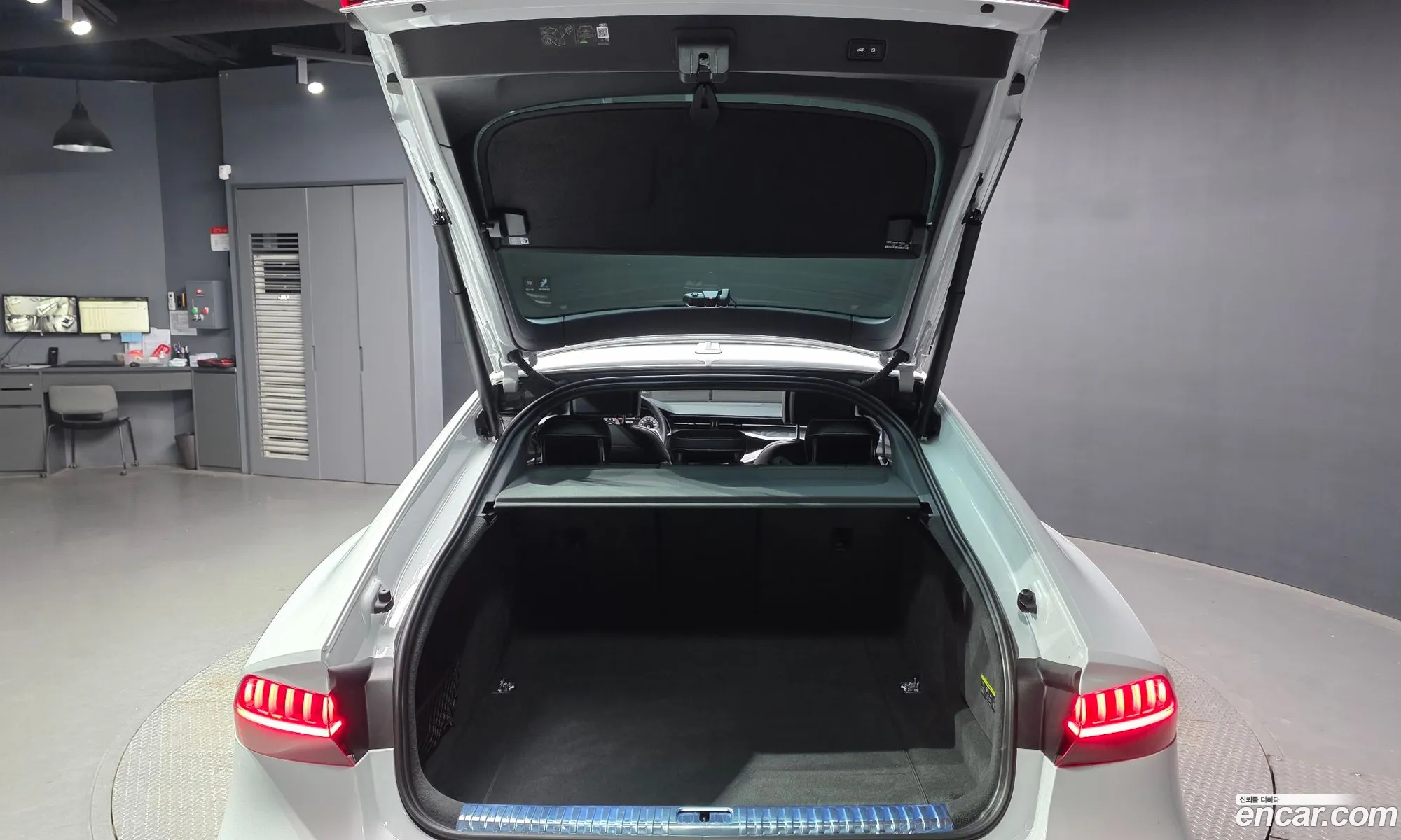 Audi A7 2025 WAUZZZF27SN048432 — 27