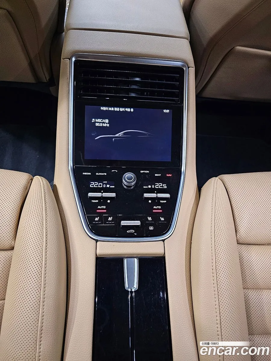 Porsche Panamera 2018 — 17