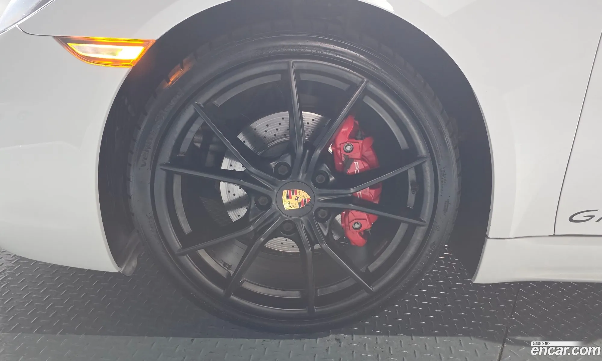 Porsche 718 Boxster 2019 WP0CB2980LS225152 — 24