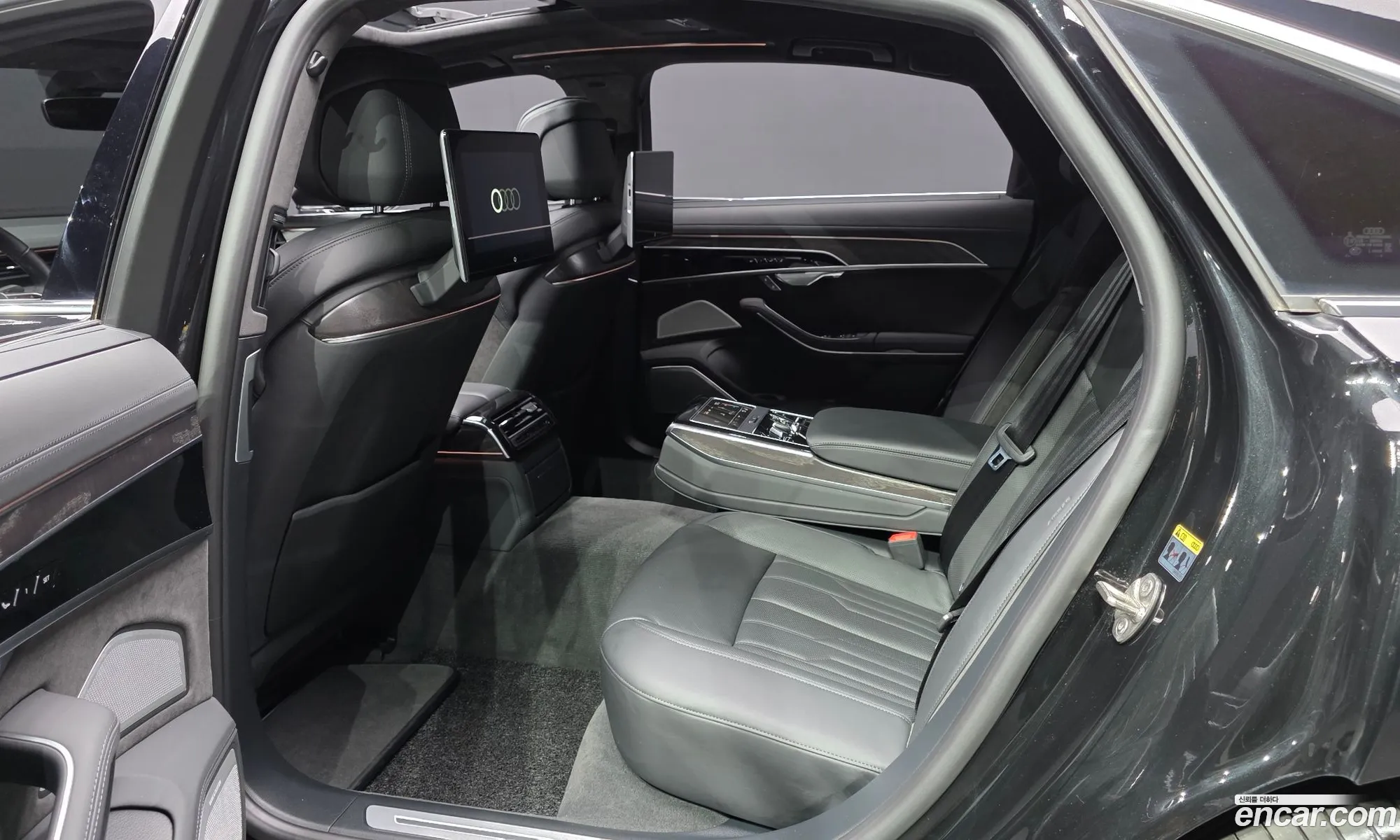 Audi A8 2021 WAUZZZF87MN013025 — 12