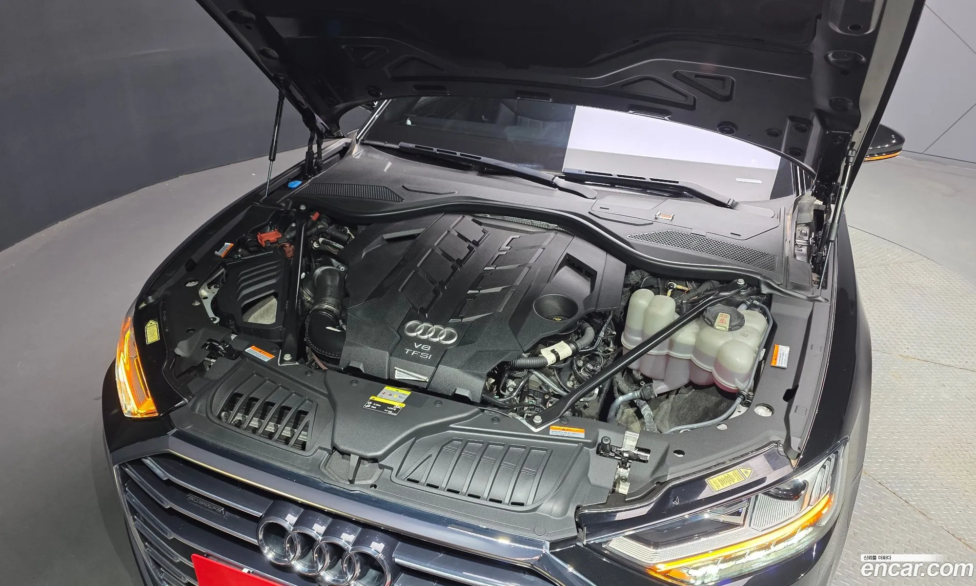 Audi A8 2021 WAUZZZF87MN013025 — 8