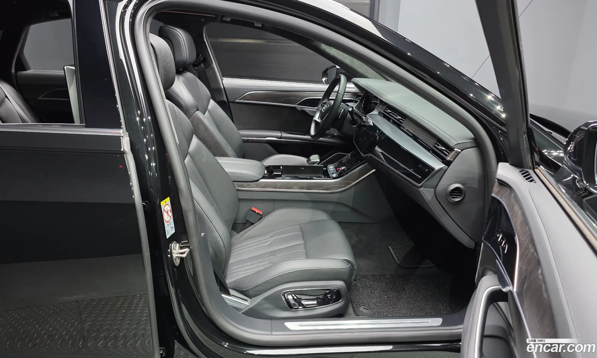 Audi A8 2021 WAUZZZF87MN013025 — 21