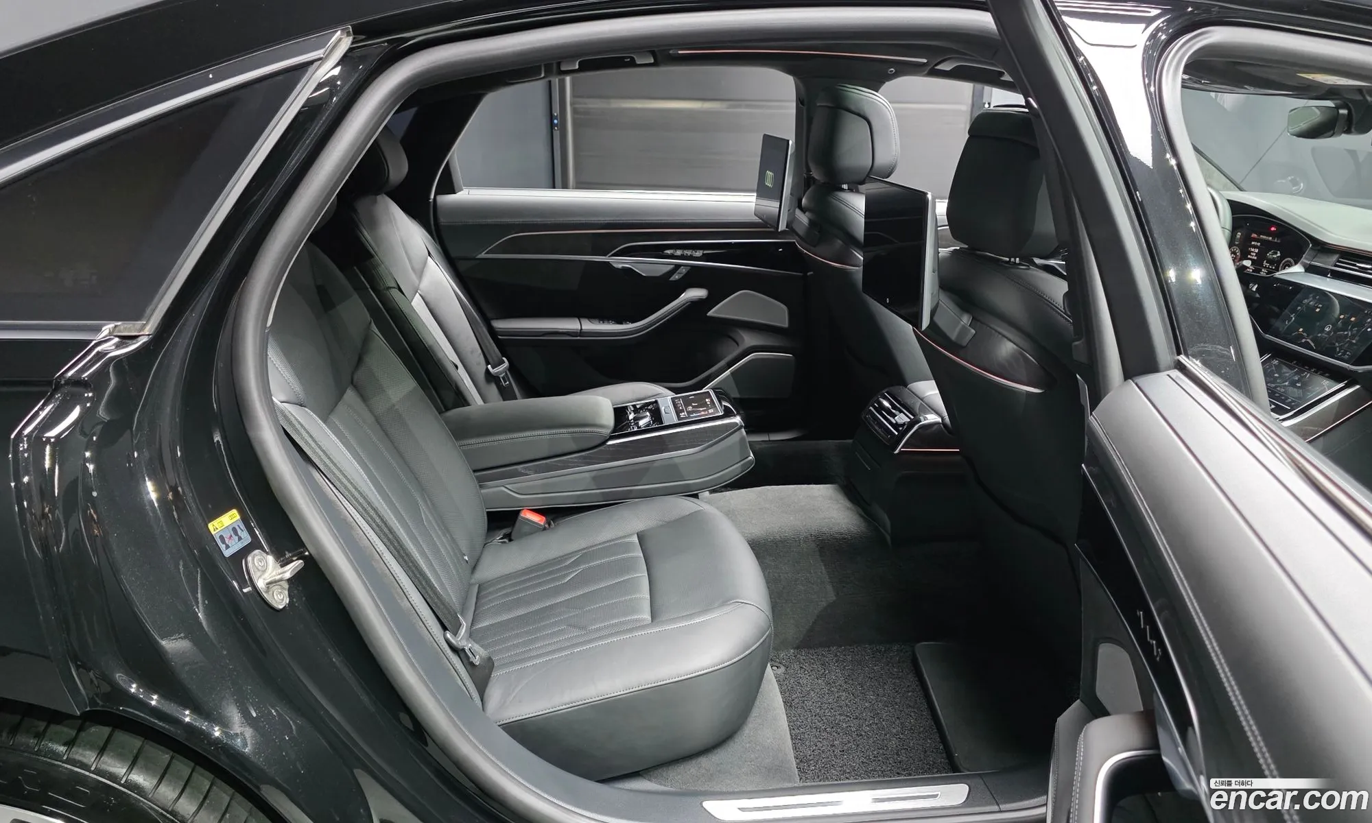Audi A8 2021 WAUZZZF87MN013025 — 31