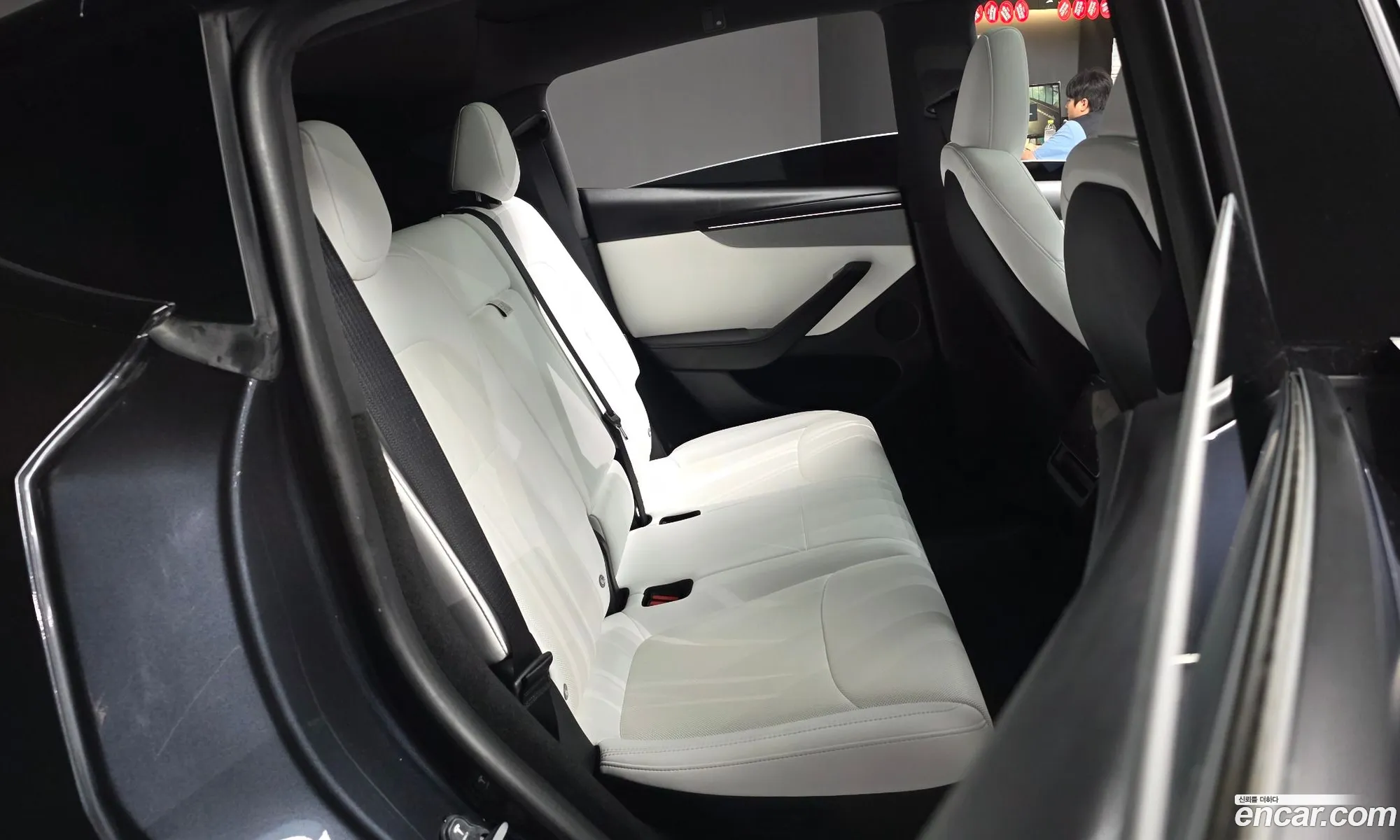 Tesla Model Y 2026 LRWYGCFJ8TC543158 — 18