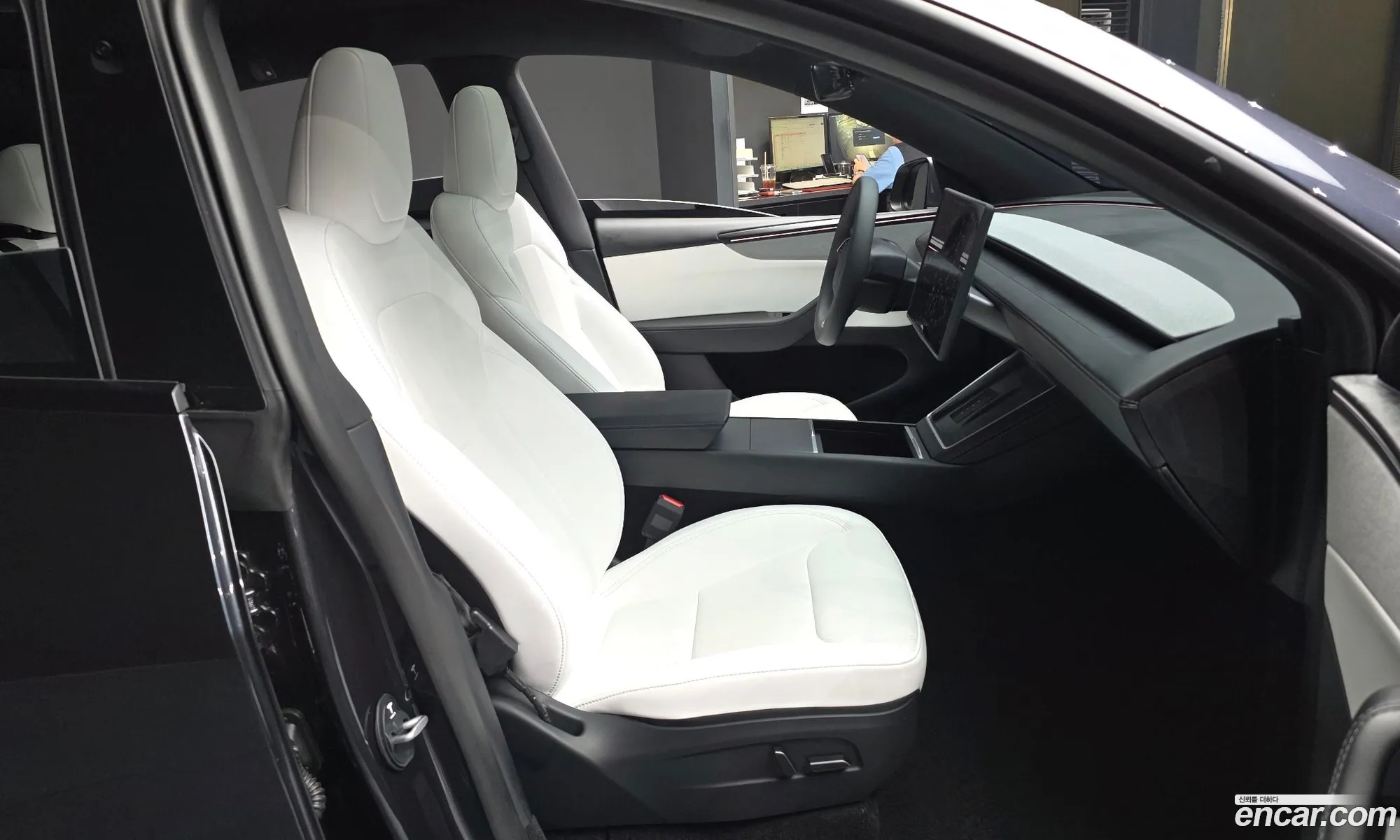 Tesla Model Y 2026 LRWYGCFJ8TC543158 — 10