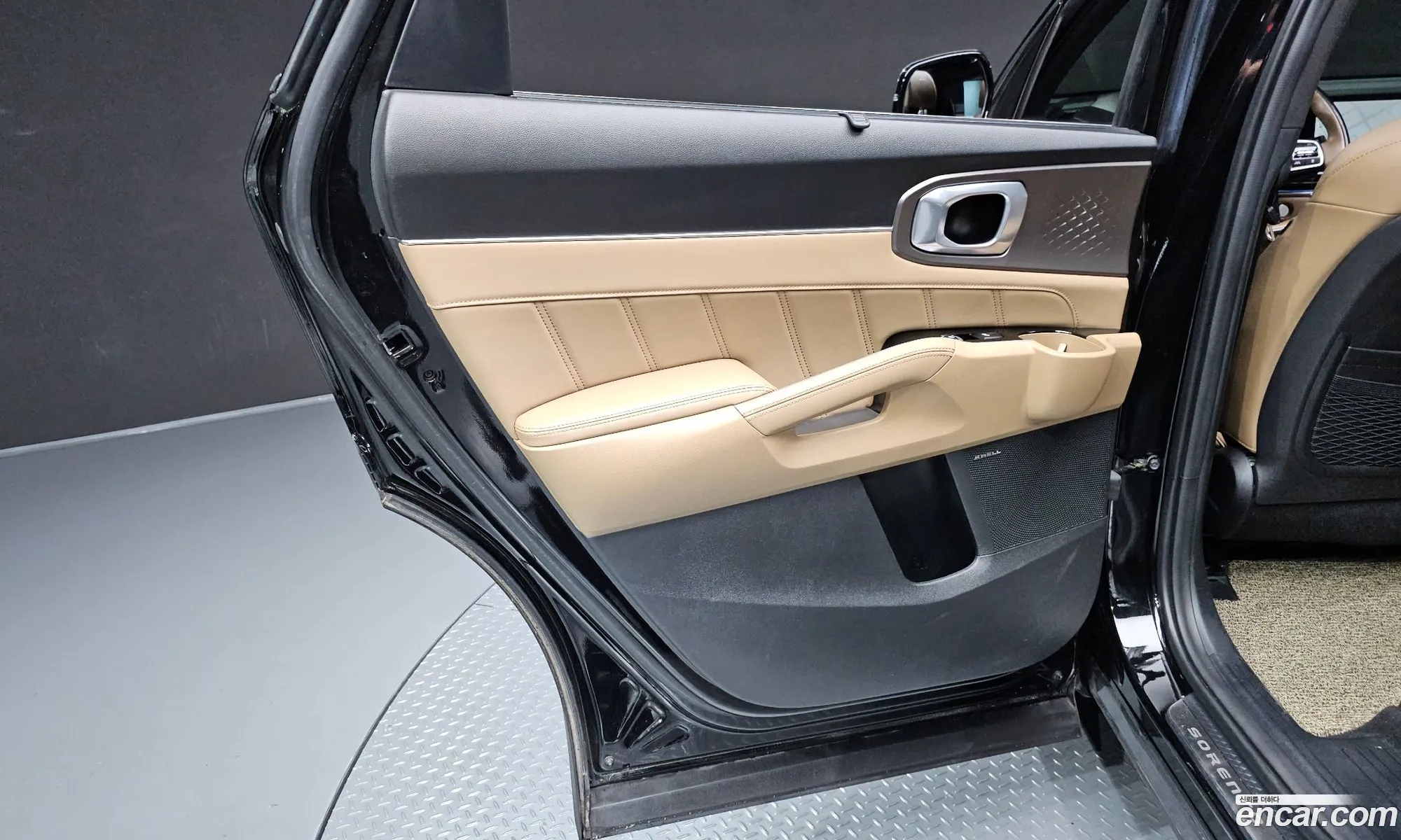 Kia Sorento 2023 — 28