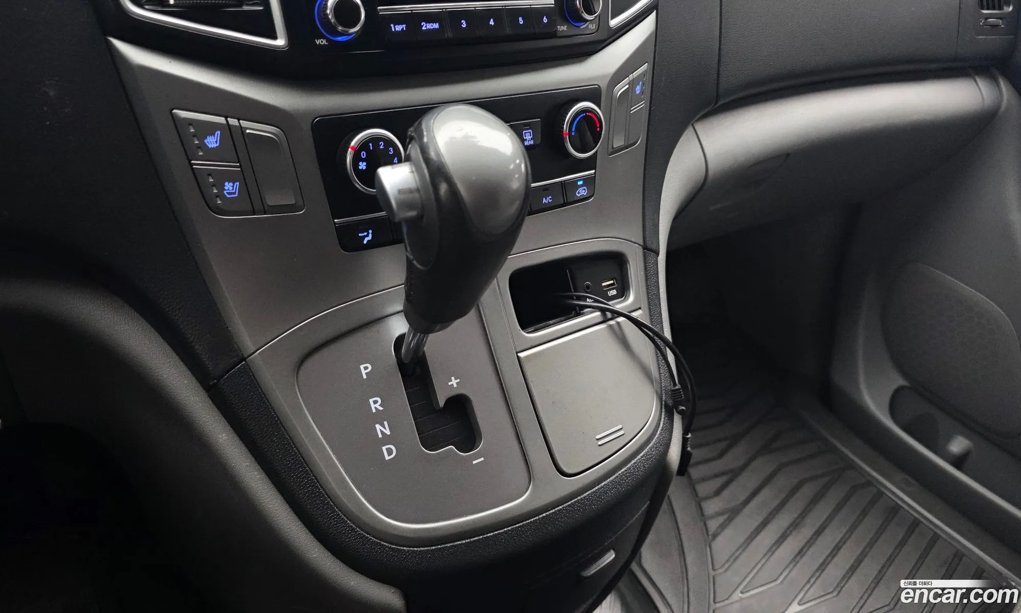 Hyundai Grand Starex 2019 — 15