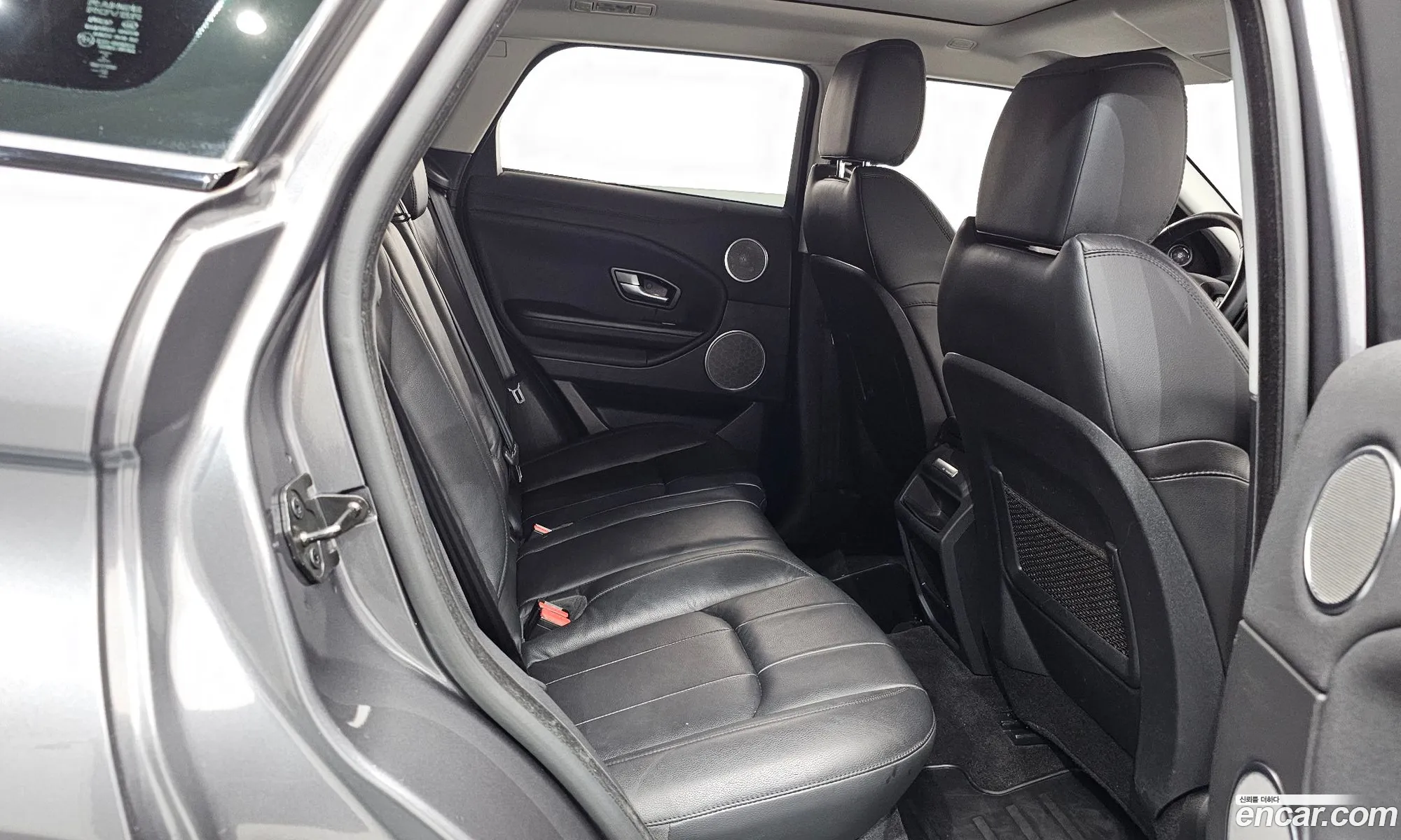 Land Rover Range Rover Evoque 2019 SALVA2BN0KH344819 — 14