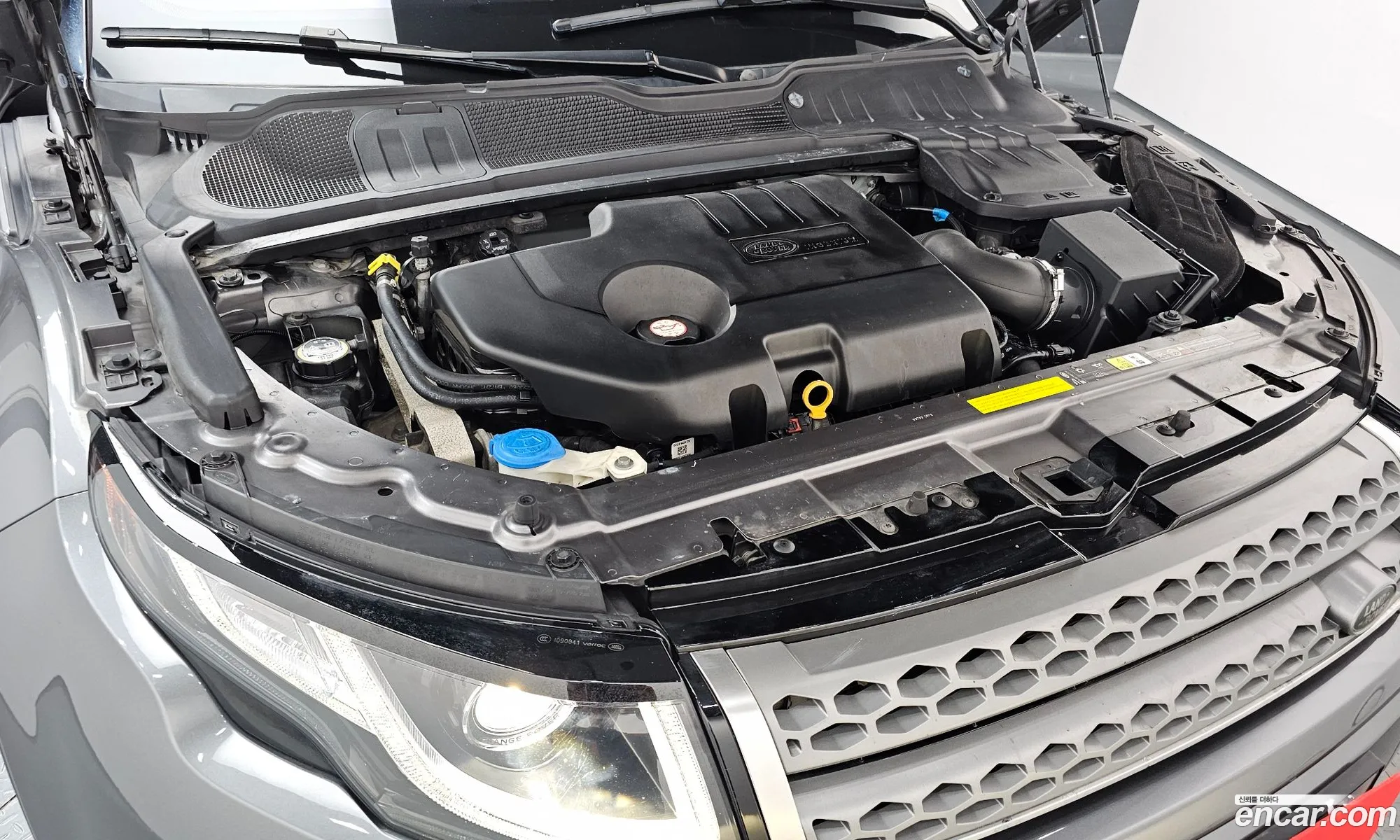Land Rover Range Rover Evoque 2019 SALVA2BN0KH344819 — 18