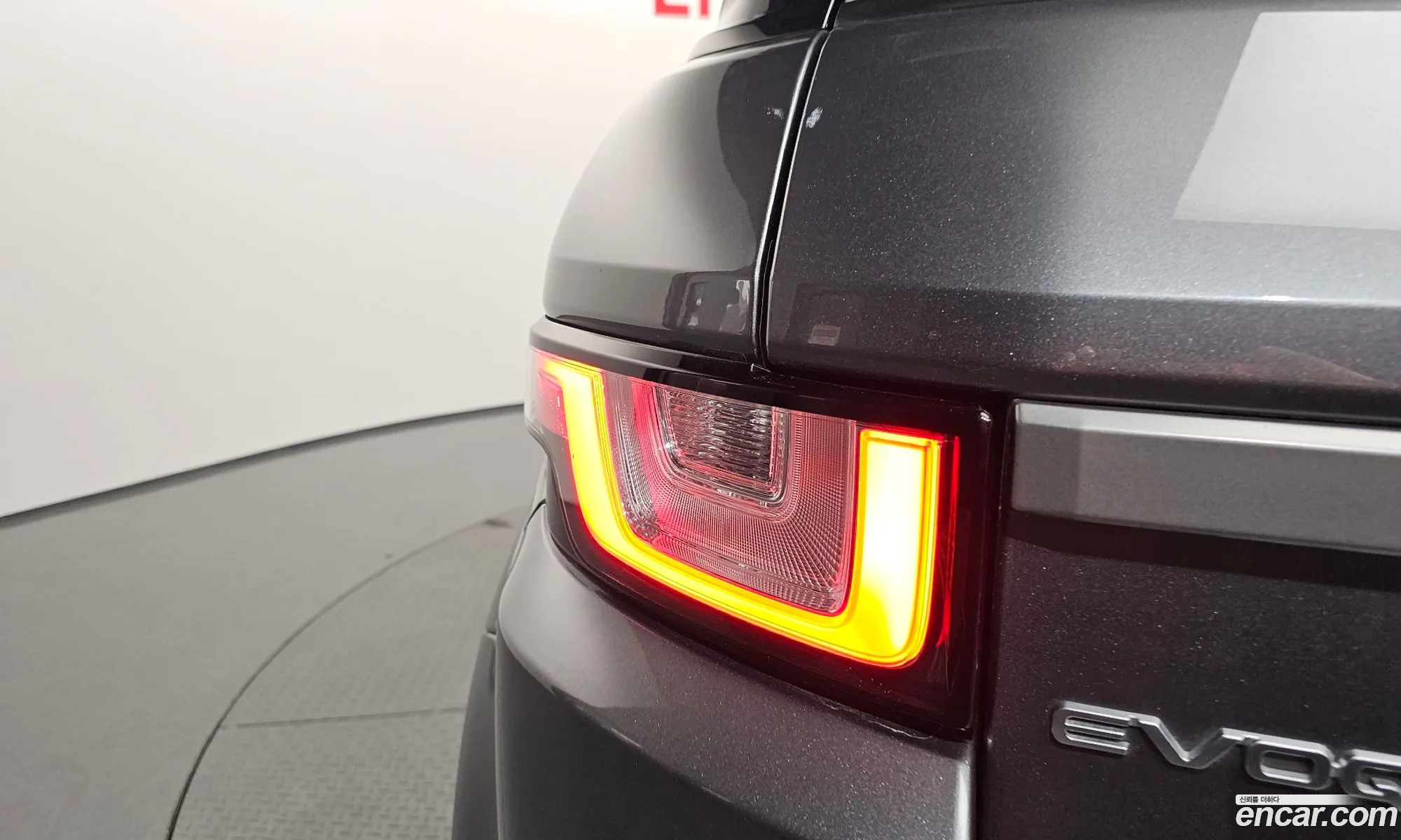 Land Rover Range Rover Evoque 2019 SALVA2BN0KH344819 — 22