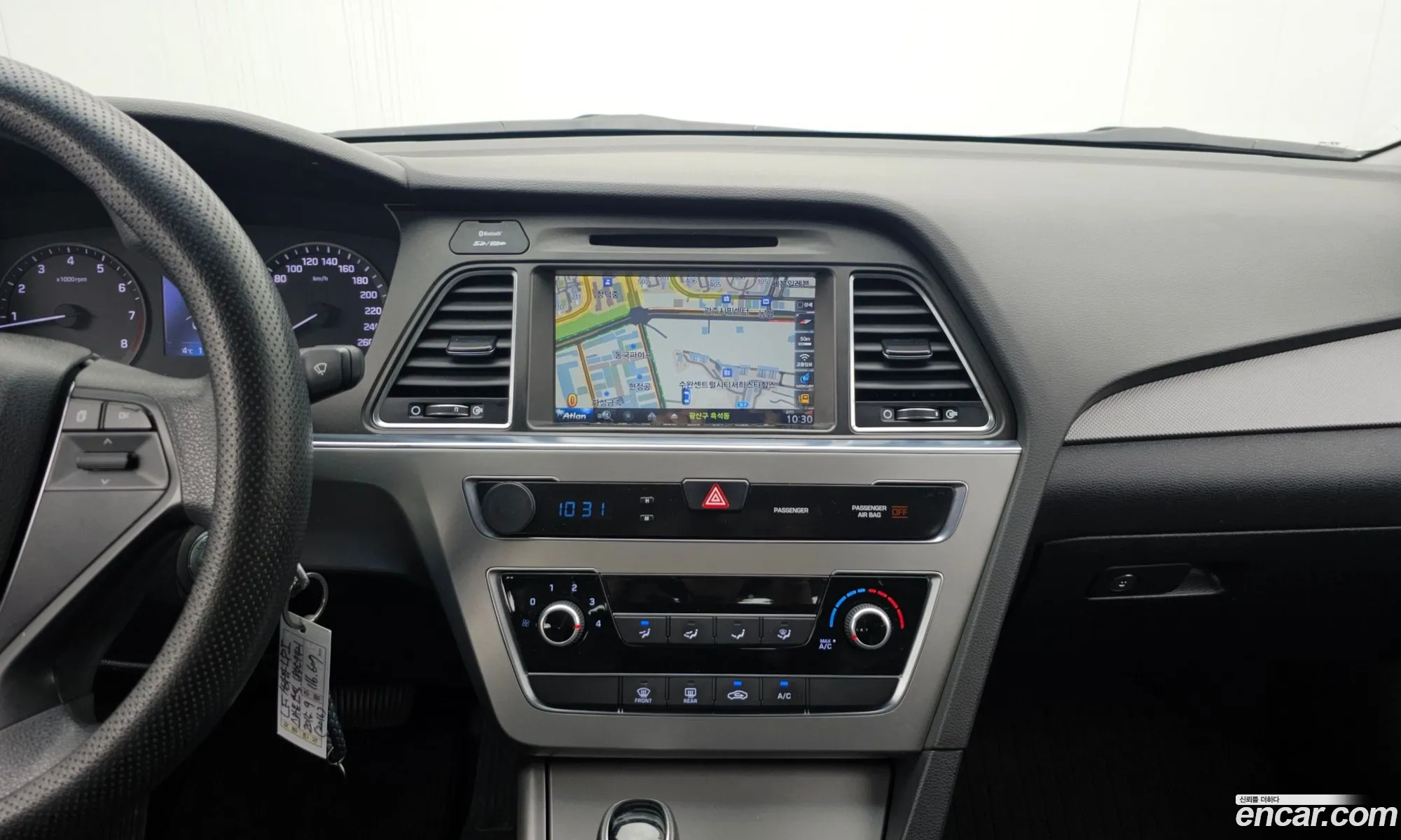 Hyundai LF Sonata 2015 — 27