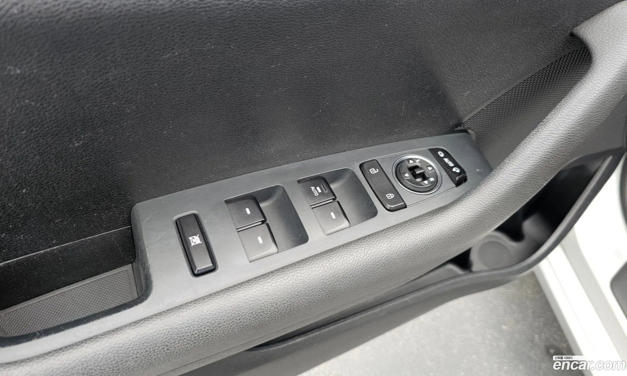 Hyundai LF Sonata 2015 — 11