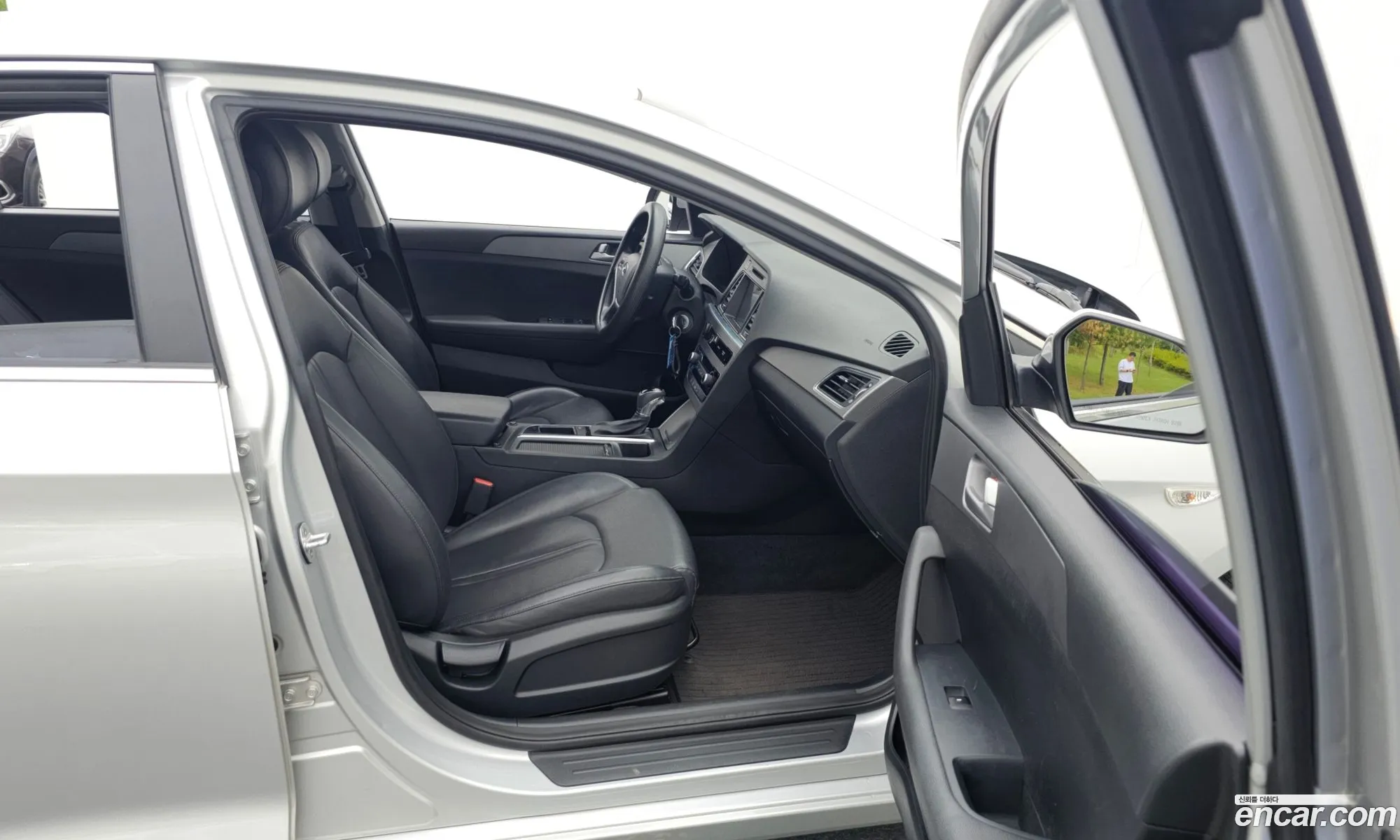 Hyundai LF Sonata 2015 — 21