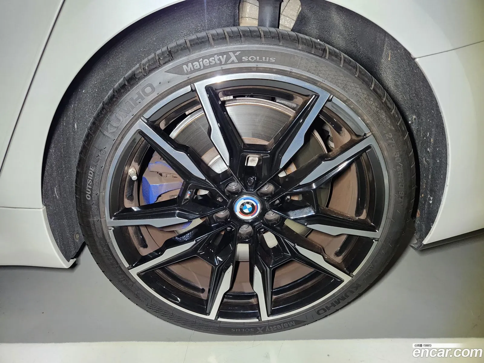 BMW 8 Series 2022 — 19