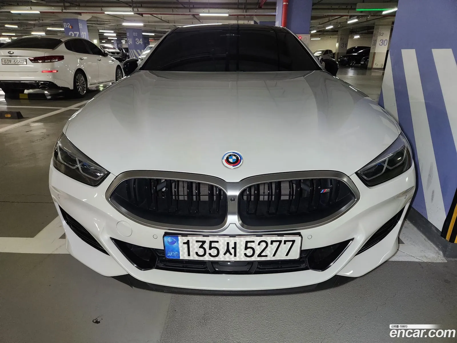 BMW 8 Series 2022 — 8