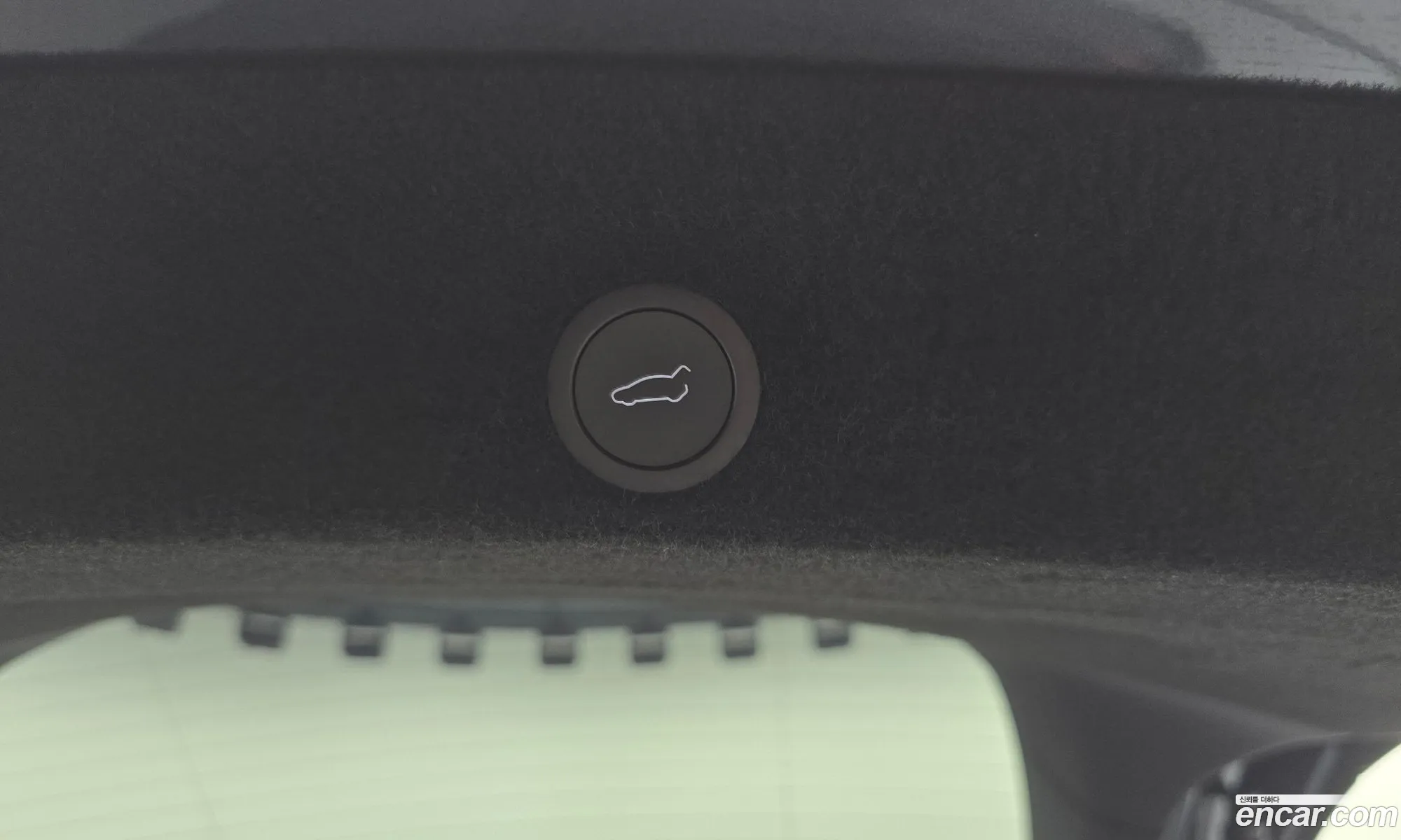 Tesla Model Y 2025 LRWYGCEK0SC053001 — 18
