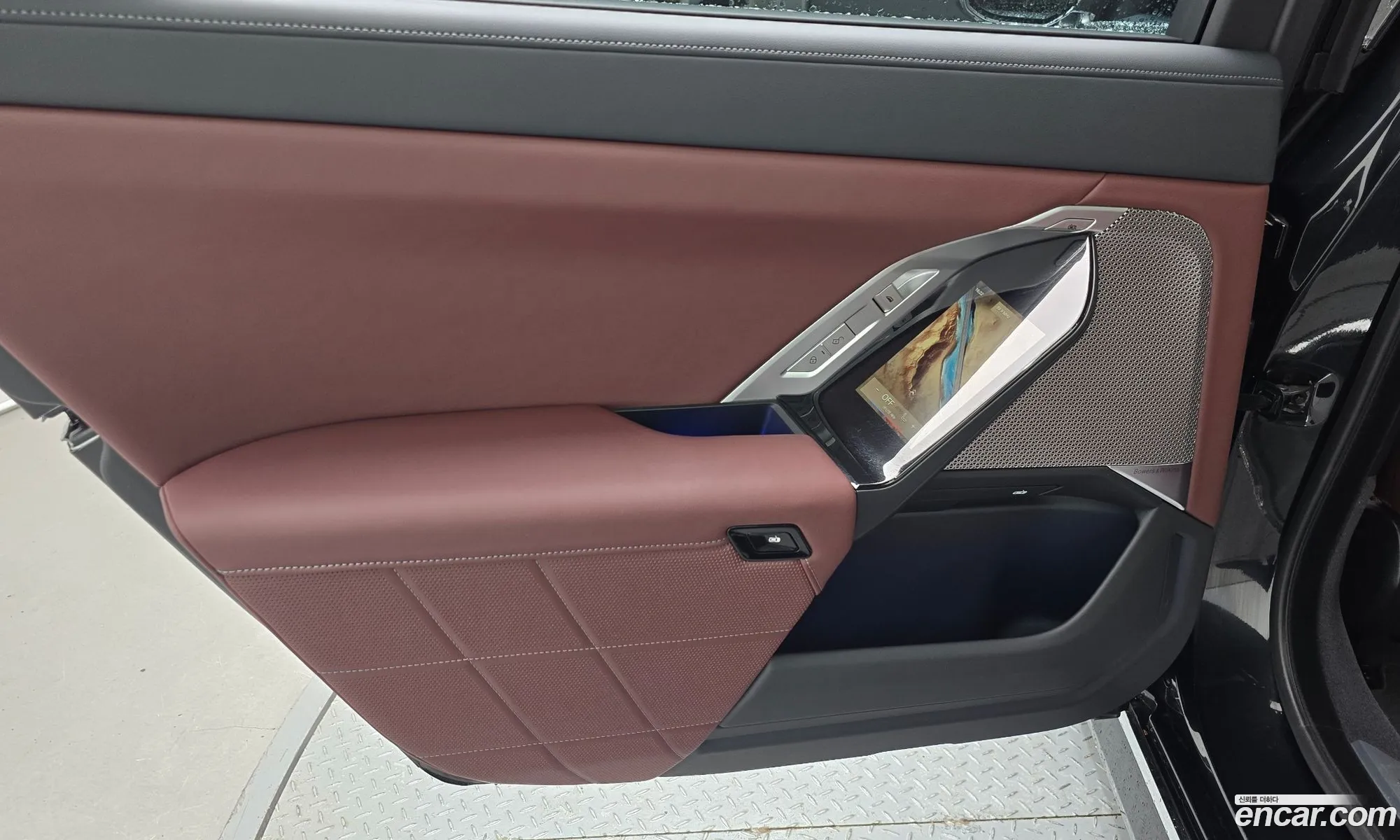 BMW i7 2025 — 18
