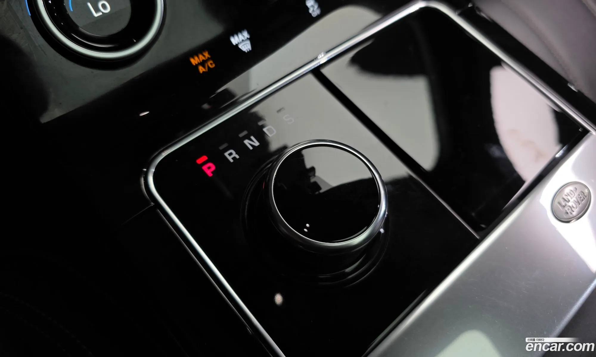 Land Rover Range Rover Velar 2019 — 12