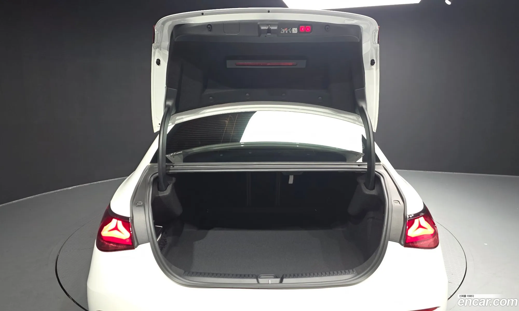 Mercedes-Benz E-Class W214 2024 — 14