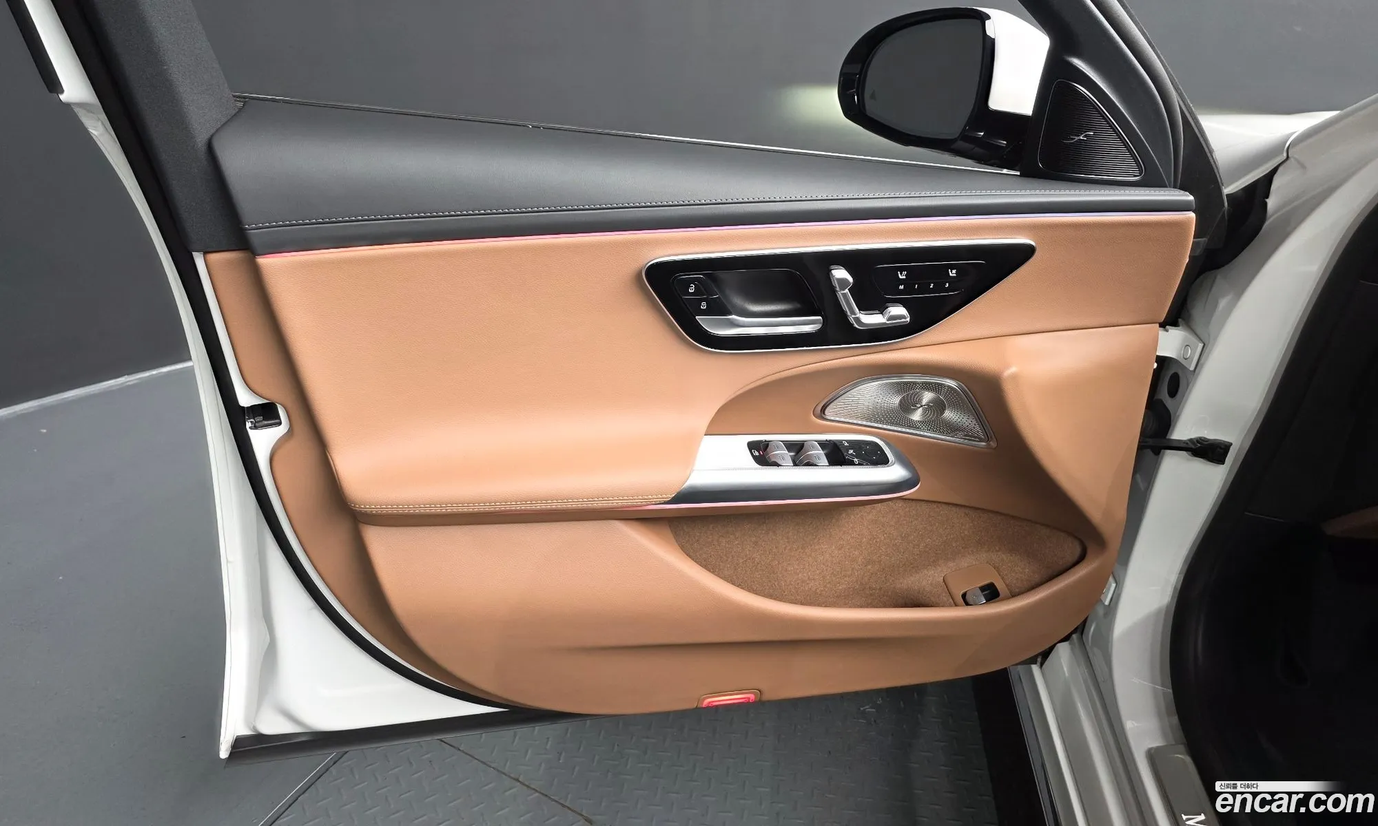 Mercedes-Benz E-Class W214 2024 — 17