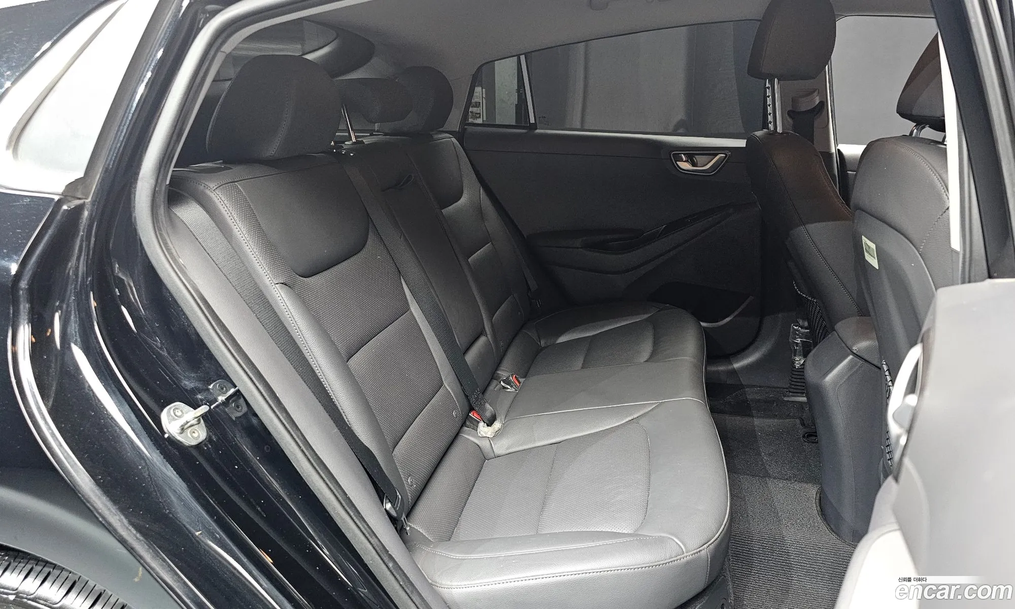 Hyundai Ioniq Hybrid 2020 — 12